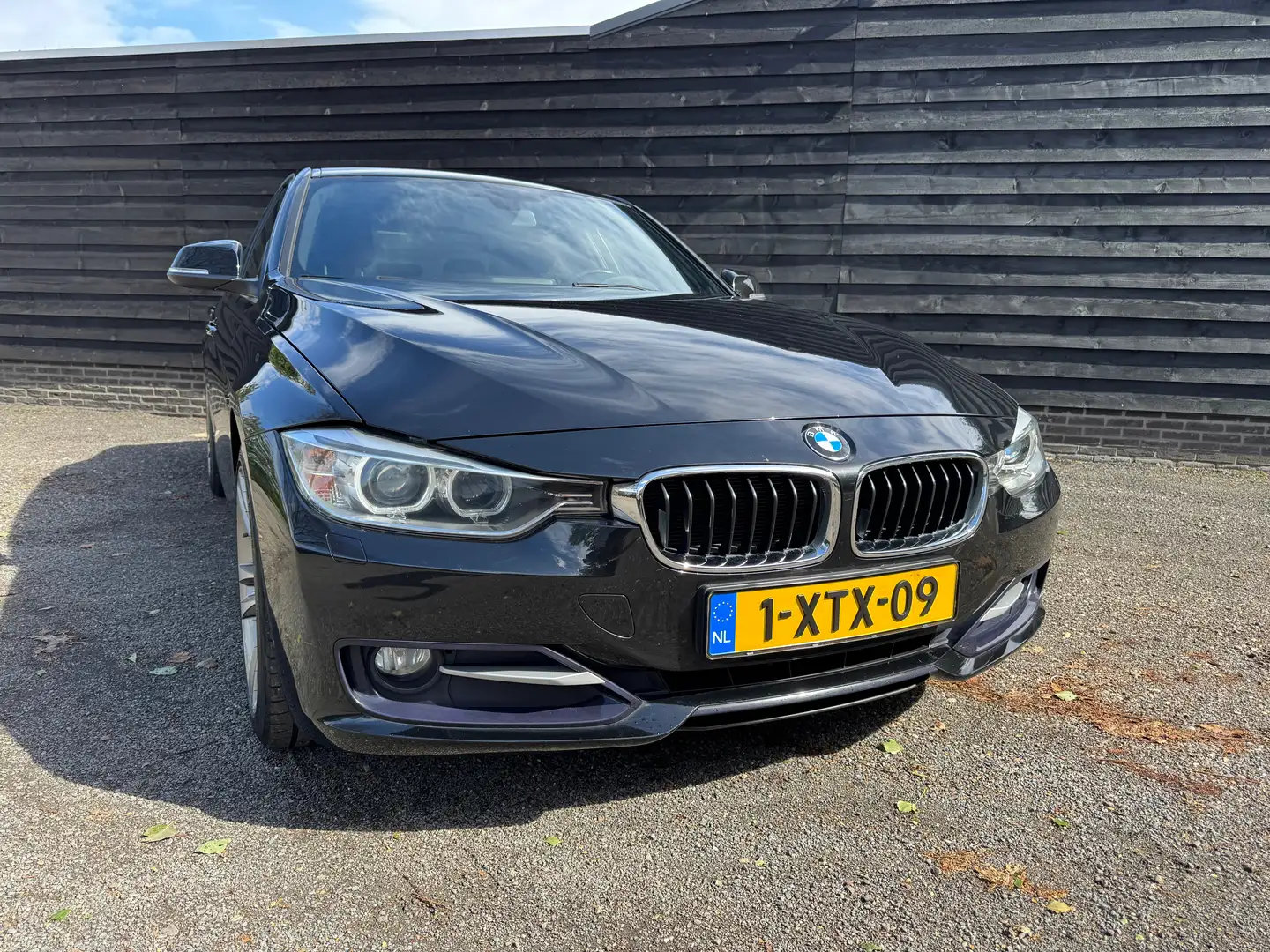 BMW 320 320 EDE Executive Zwart - 2