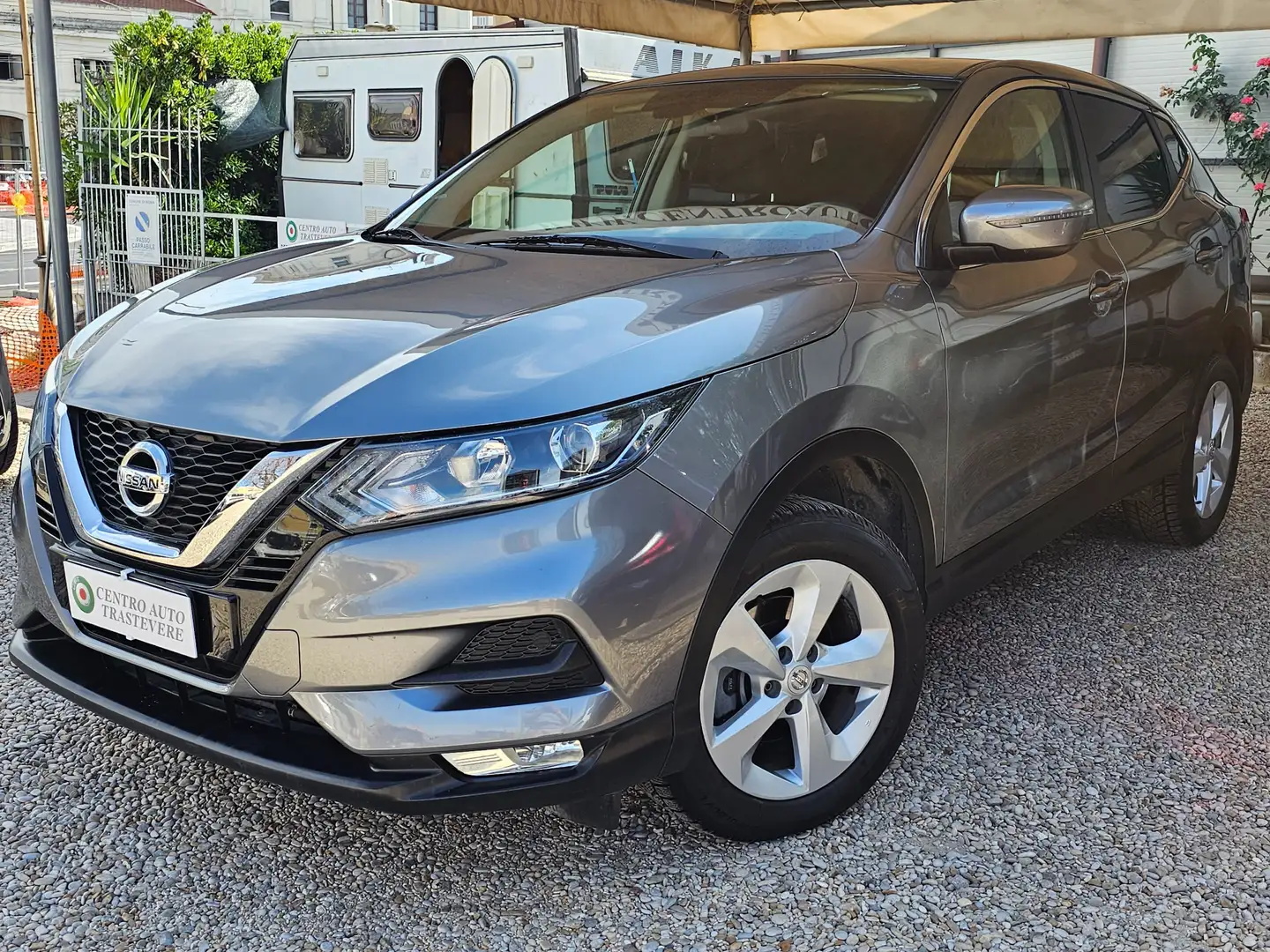 Nissan Qashqai 1.6 dci CVT Business 2wd 130cv E6 AUTOMATICO Grigio - 1