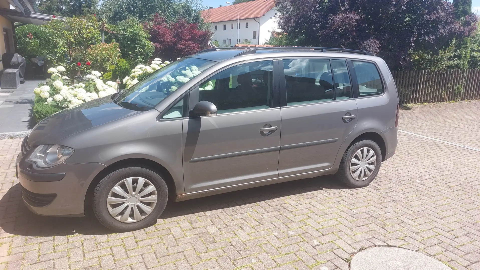 Volkswagen Touran Touran Diesel 1.9 TDI DSG Trendline Gris - 1