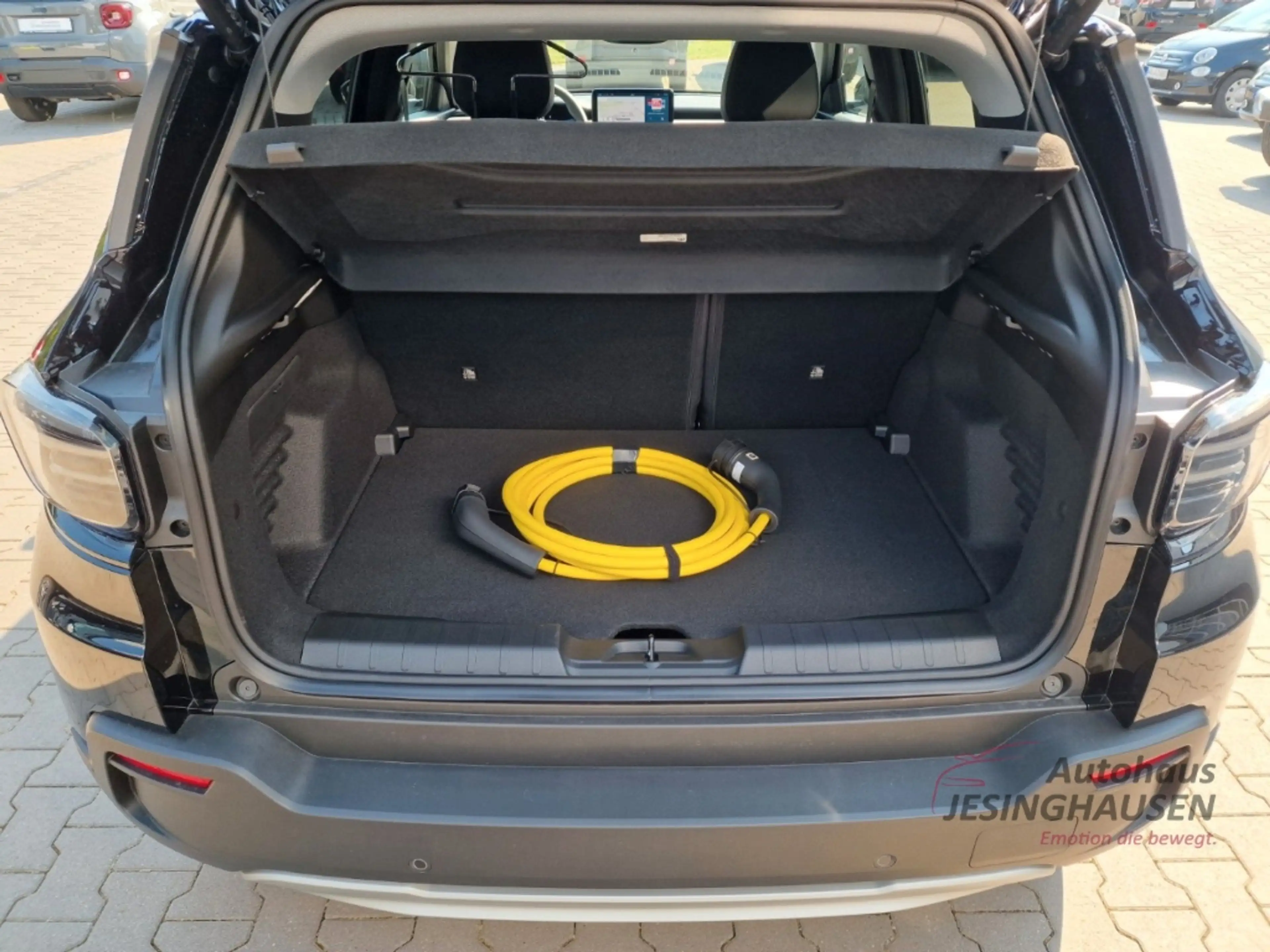 Jeep Avenger Summit+ Leder *GARANTIE BIS 08/28*LED Navi SHZ 360 — photo 5