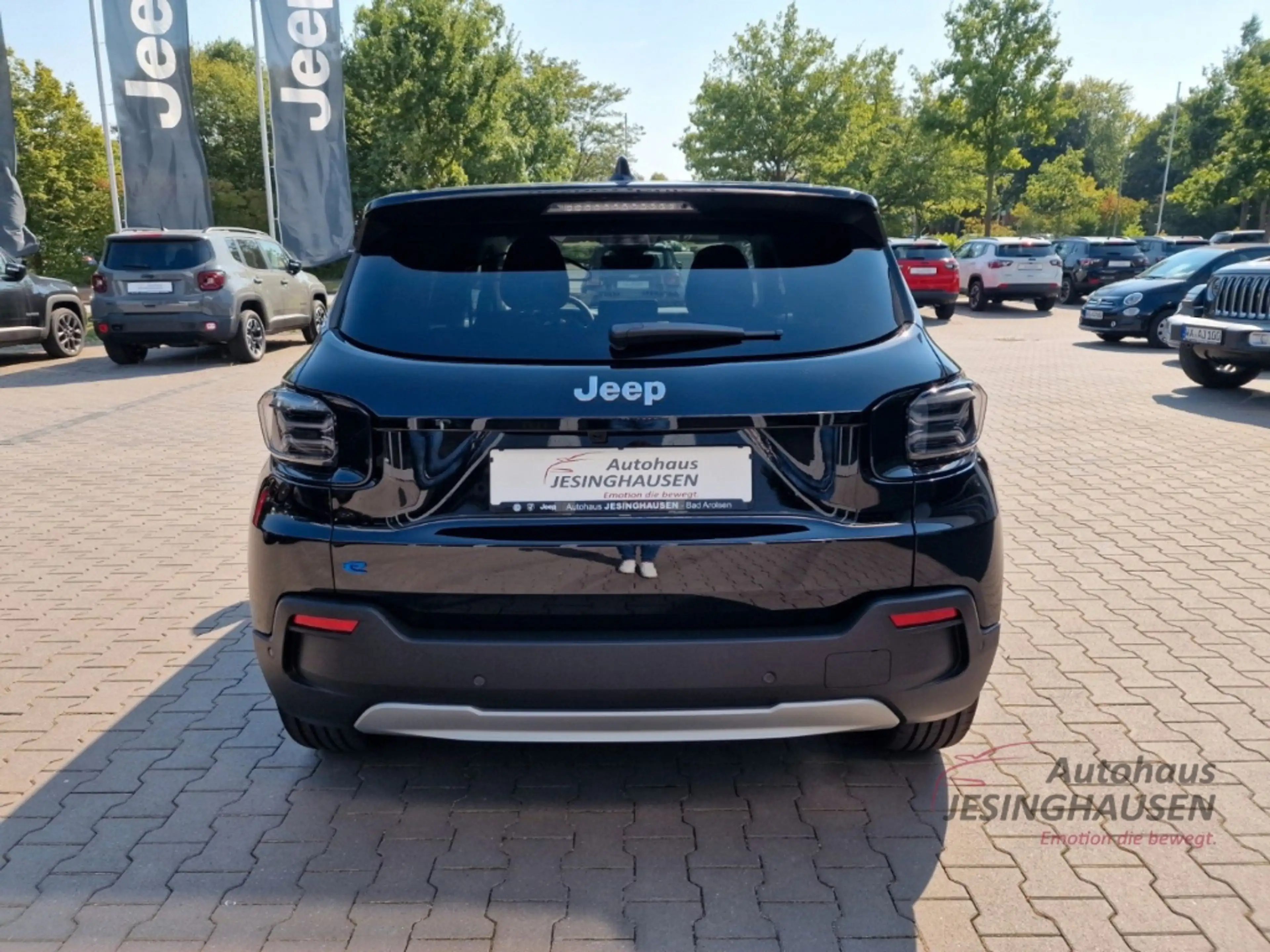 Jeep Avenger Summit+ Leder *GARANTIE BIS 08/28*LED Navi SHZ 360 — photo 4