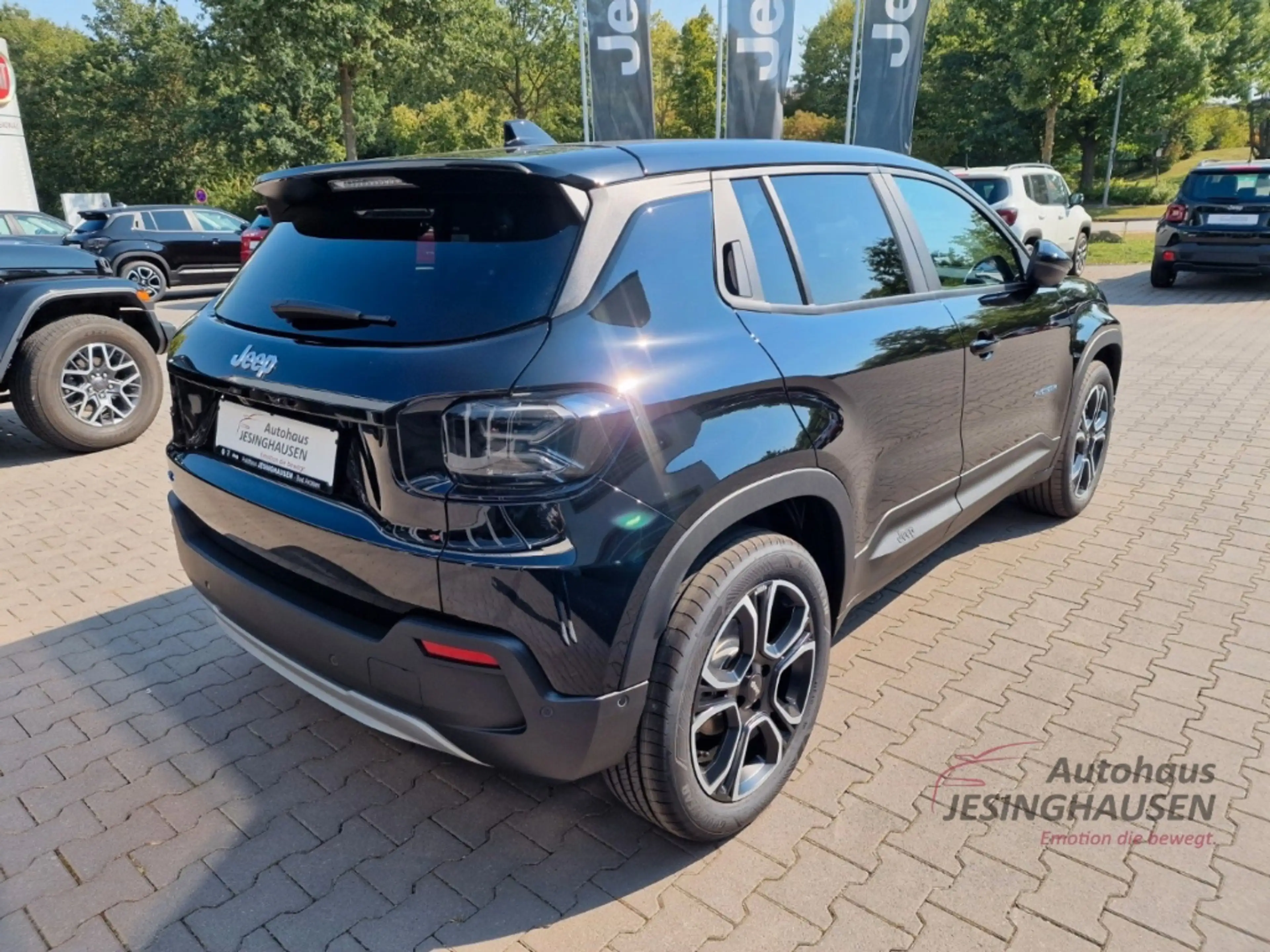 Jeep Avenger Summit+ Leder *GARANTIE BIS 08/28*LED Navi SHZ 360 — photo 6