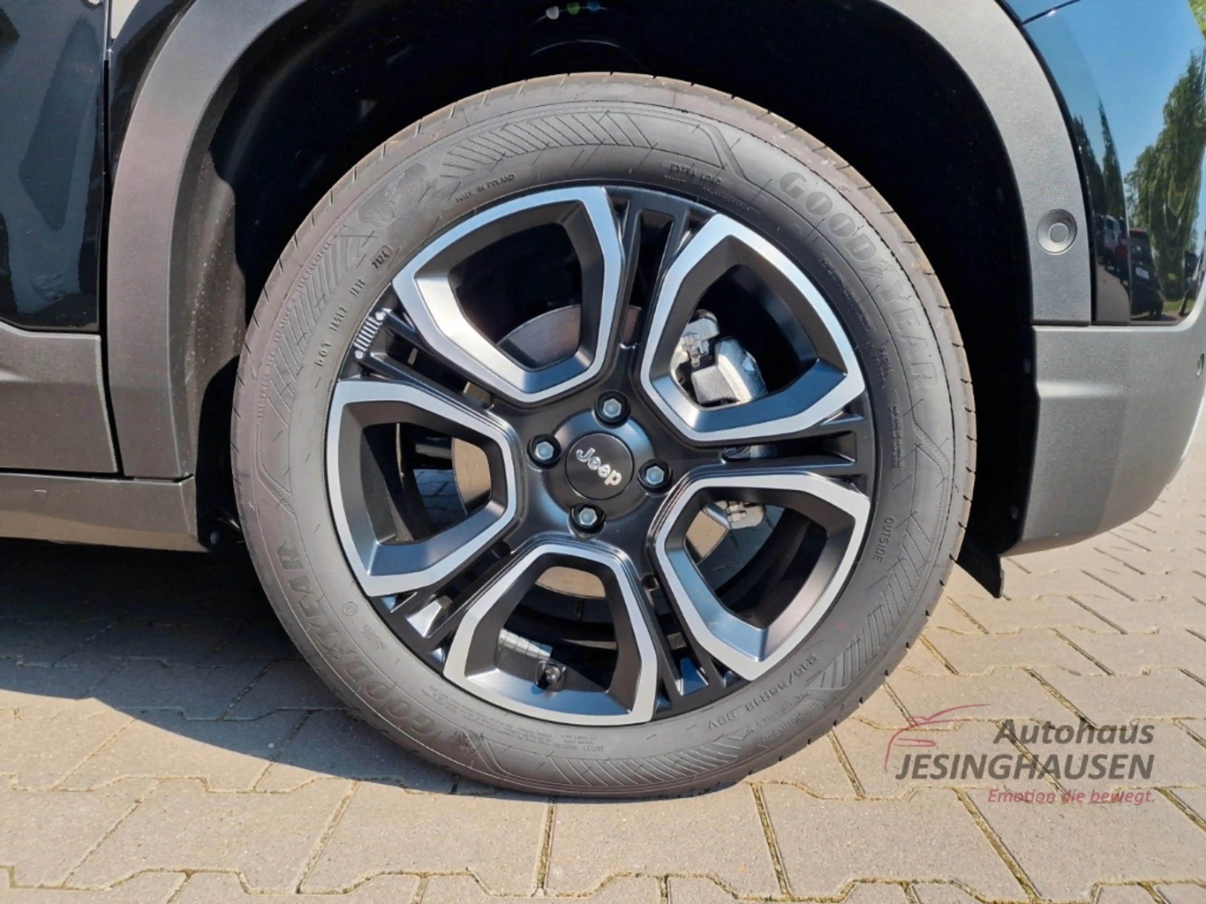 Jeep Avenger Summit+ Leder *GARANTIE BIS 08/28*LED Navi SHZ 360 — photo 10