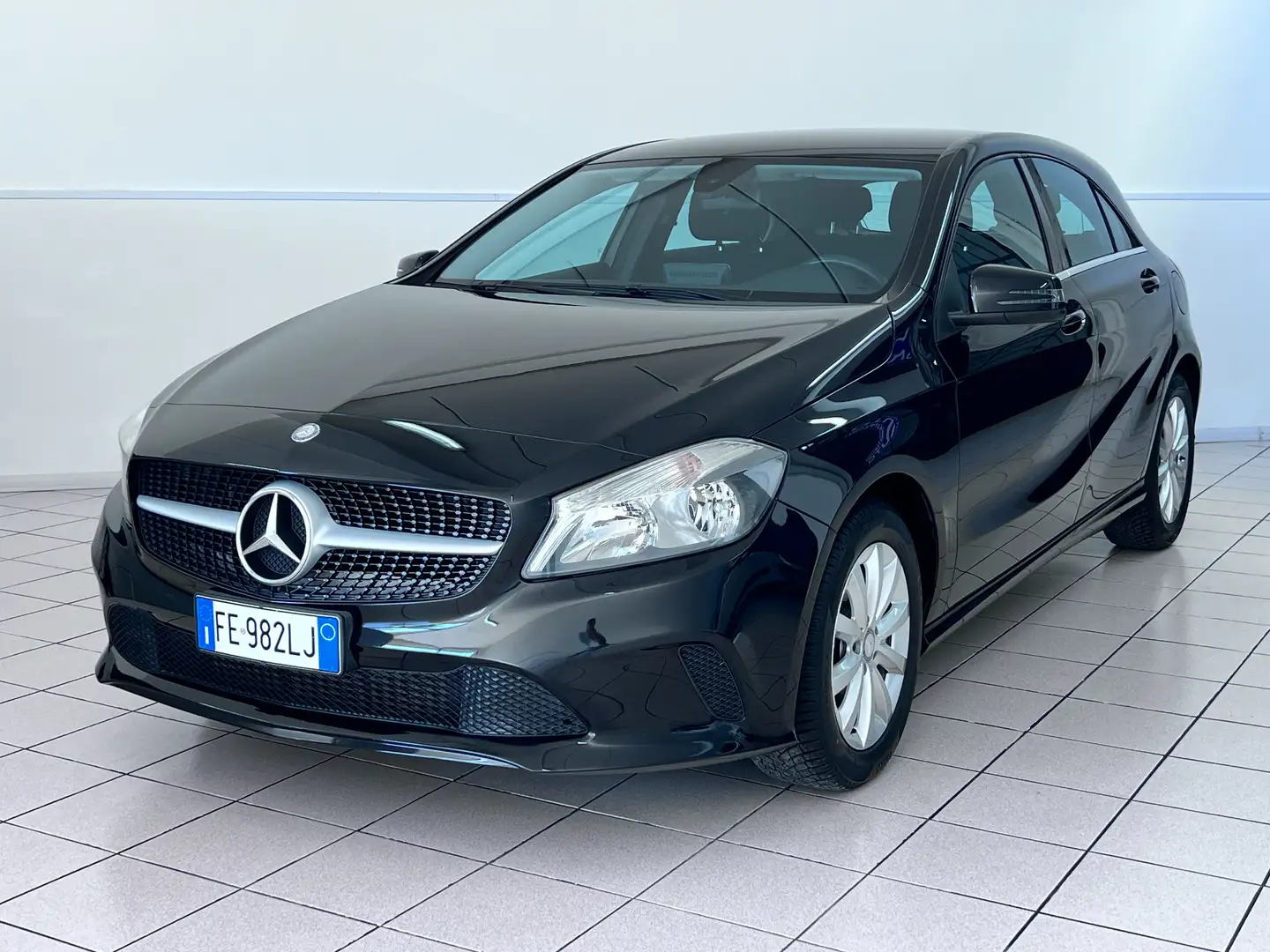 Mercedes-Benz A 180 M.B. Classe A 180d EXECUTIVE My16 Nero - 1