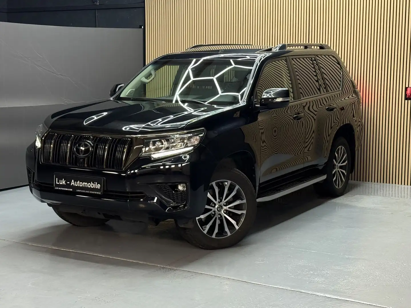 Toyota Land Cruiser Black Edition 2.8 D-4D °7 Sitze Noir - 1