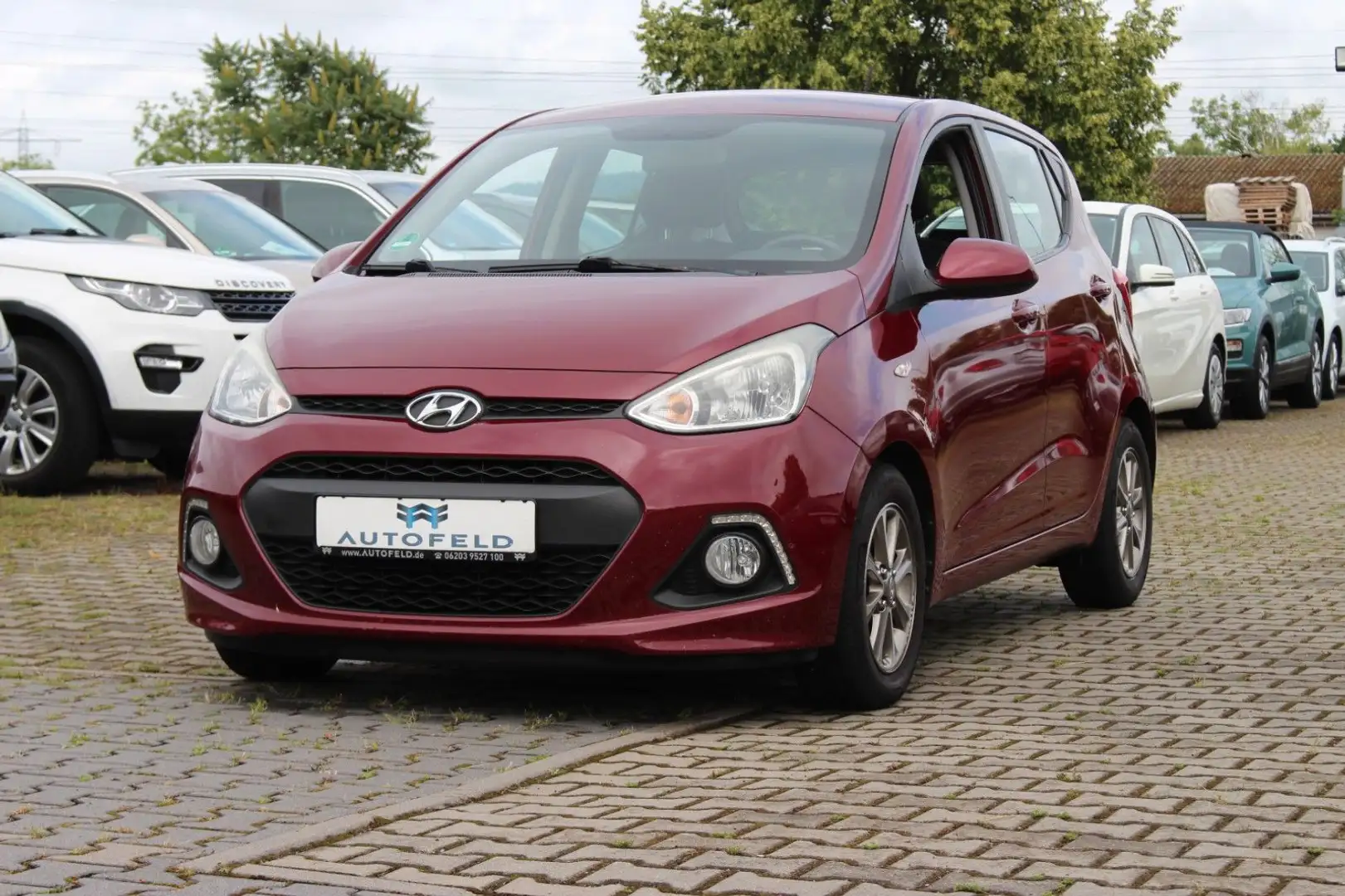 Hyundai i10 1.2 FIFA World Cup Edition/SHEFT/SHZ/BT/TEMP Paars - 1