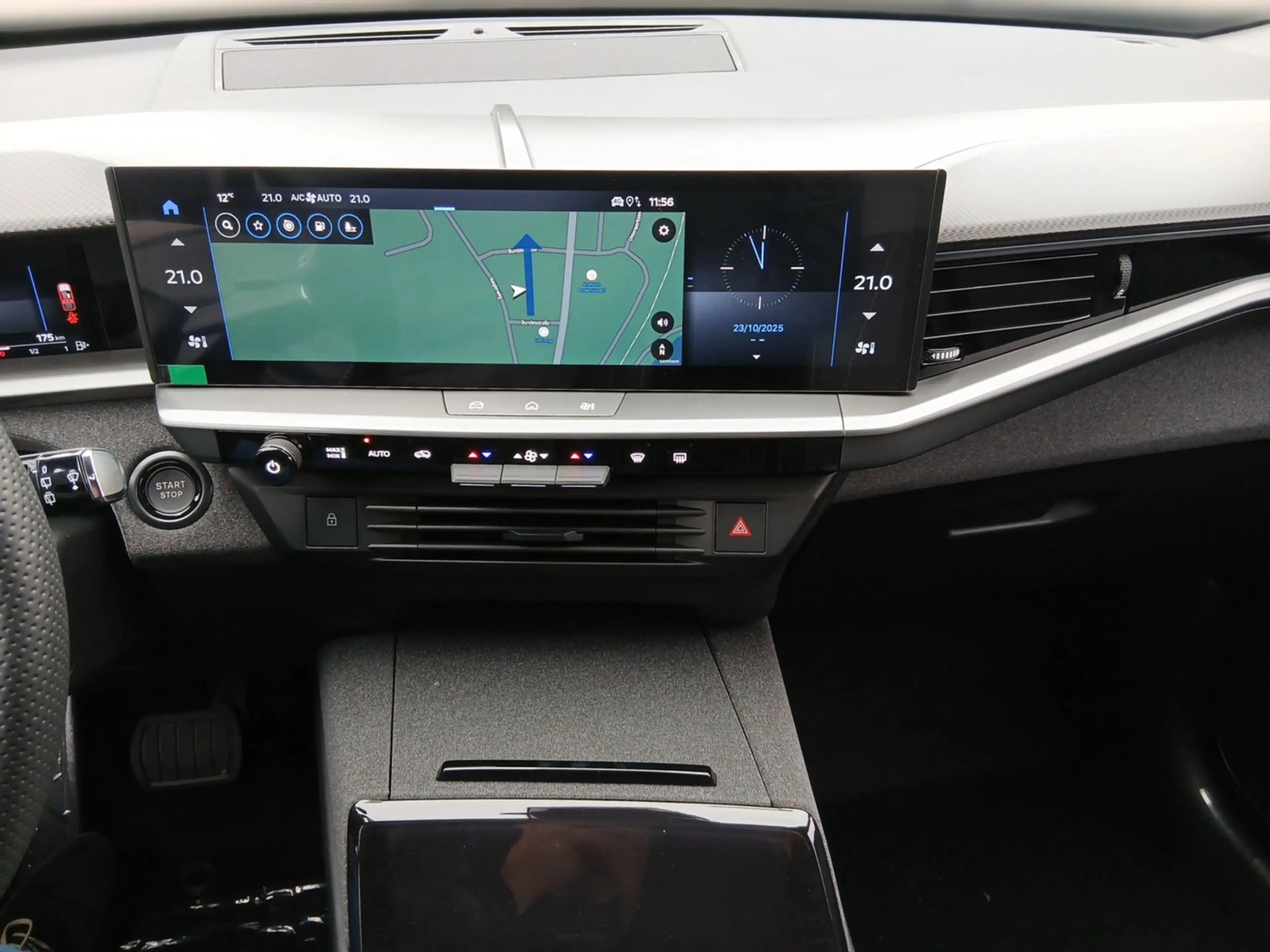 Opel Grandland 1.2 48V W GS LED+Navi+Pano+SD+SHZ+Kam. — photo 12