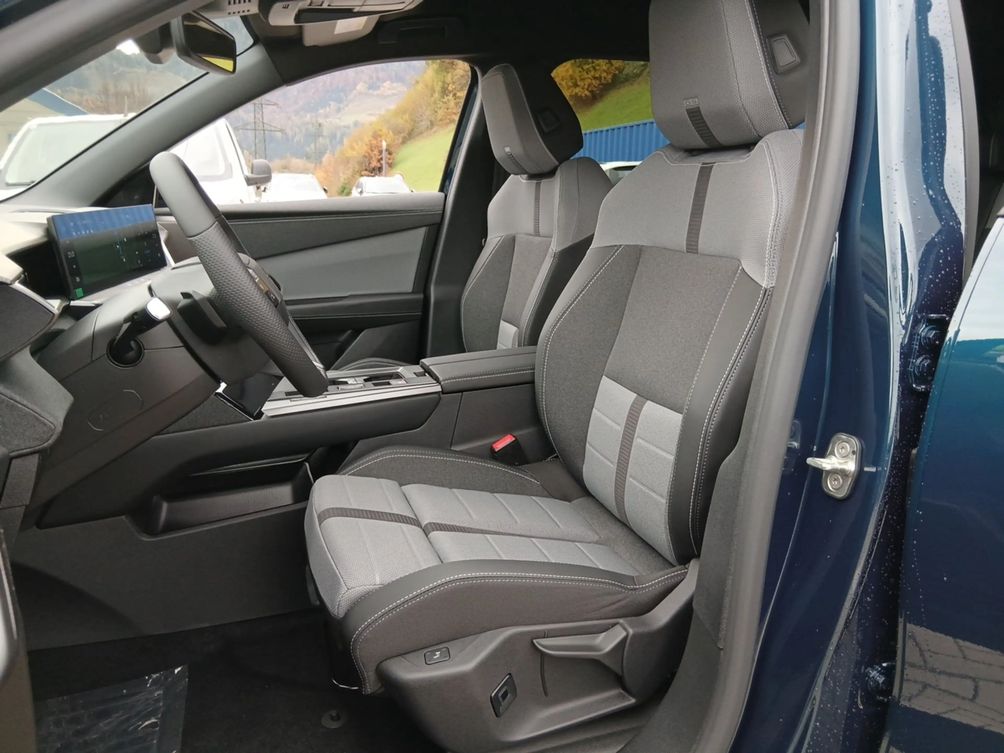 Opel Grandland 1.2 48V W GS LED+Navi+Pano+SD+SHZ+Kam. — photo 15