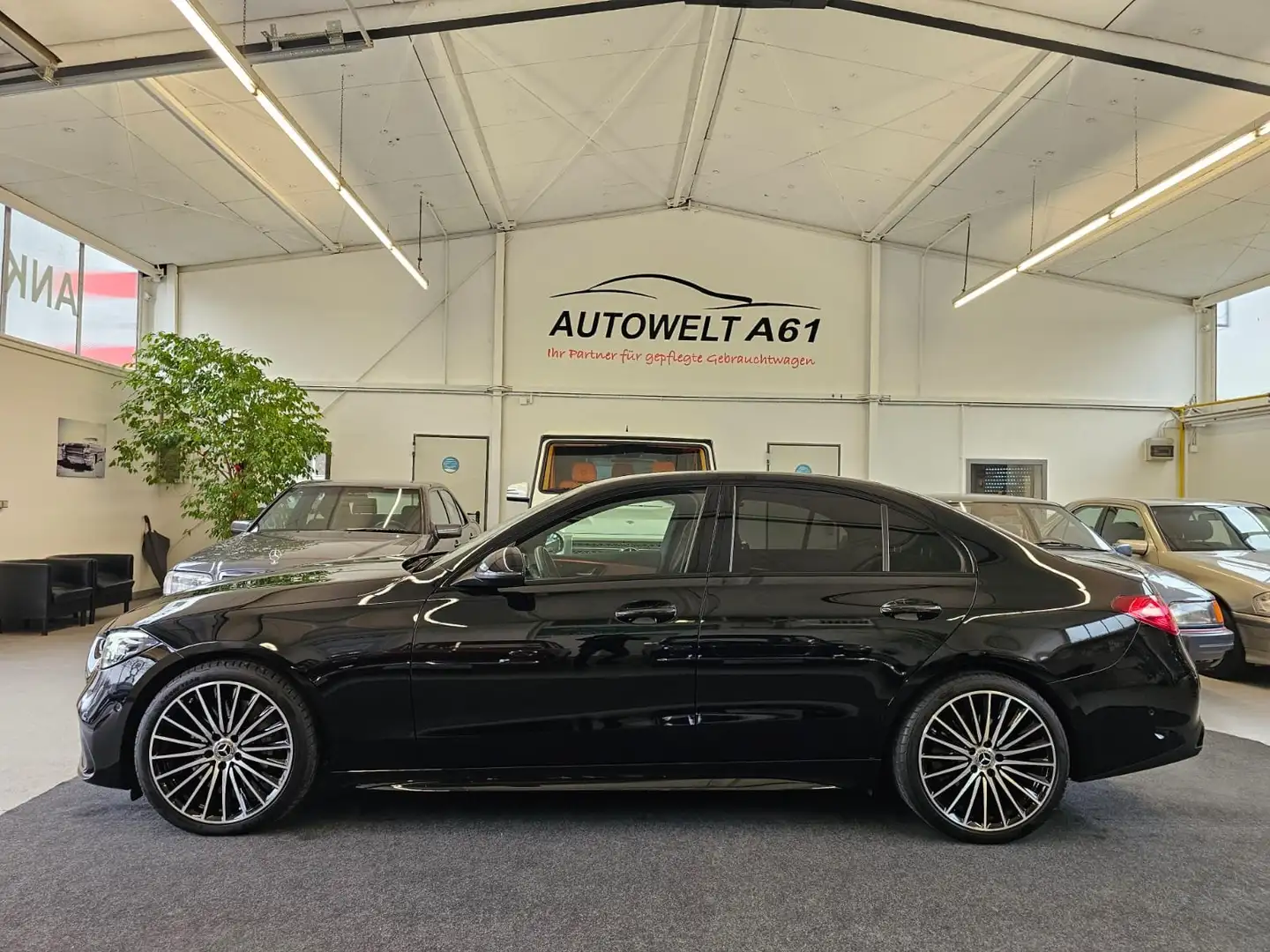 Mercedes-Benz C 180 AMG+19ZOLL+NIGHT/PAKET+AMBIENTE+ARTICO Negro - 2
