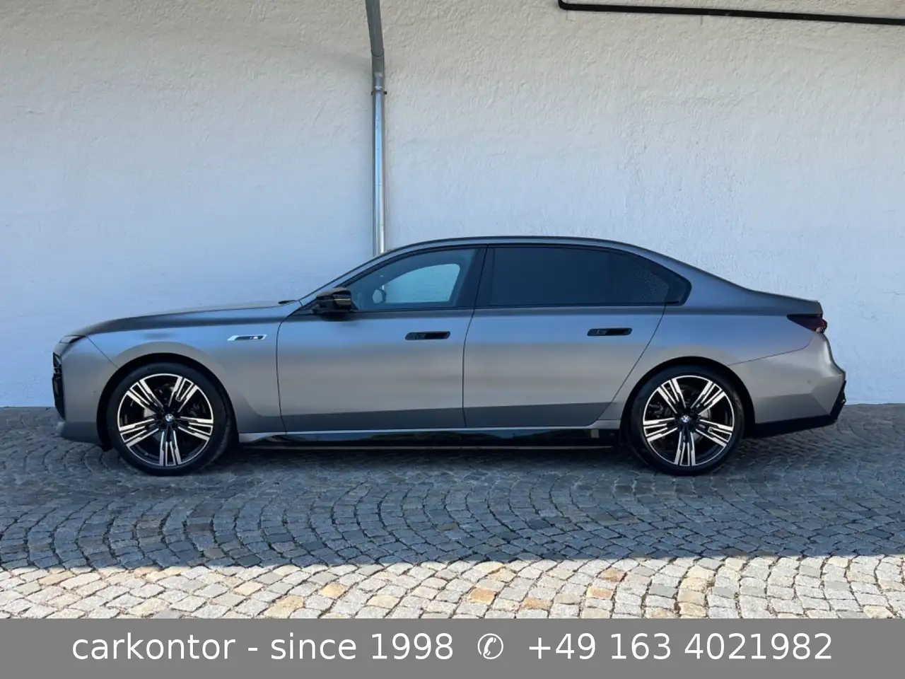 BMW i7