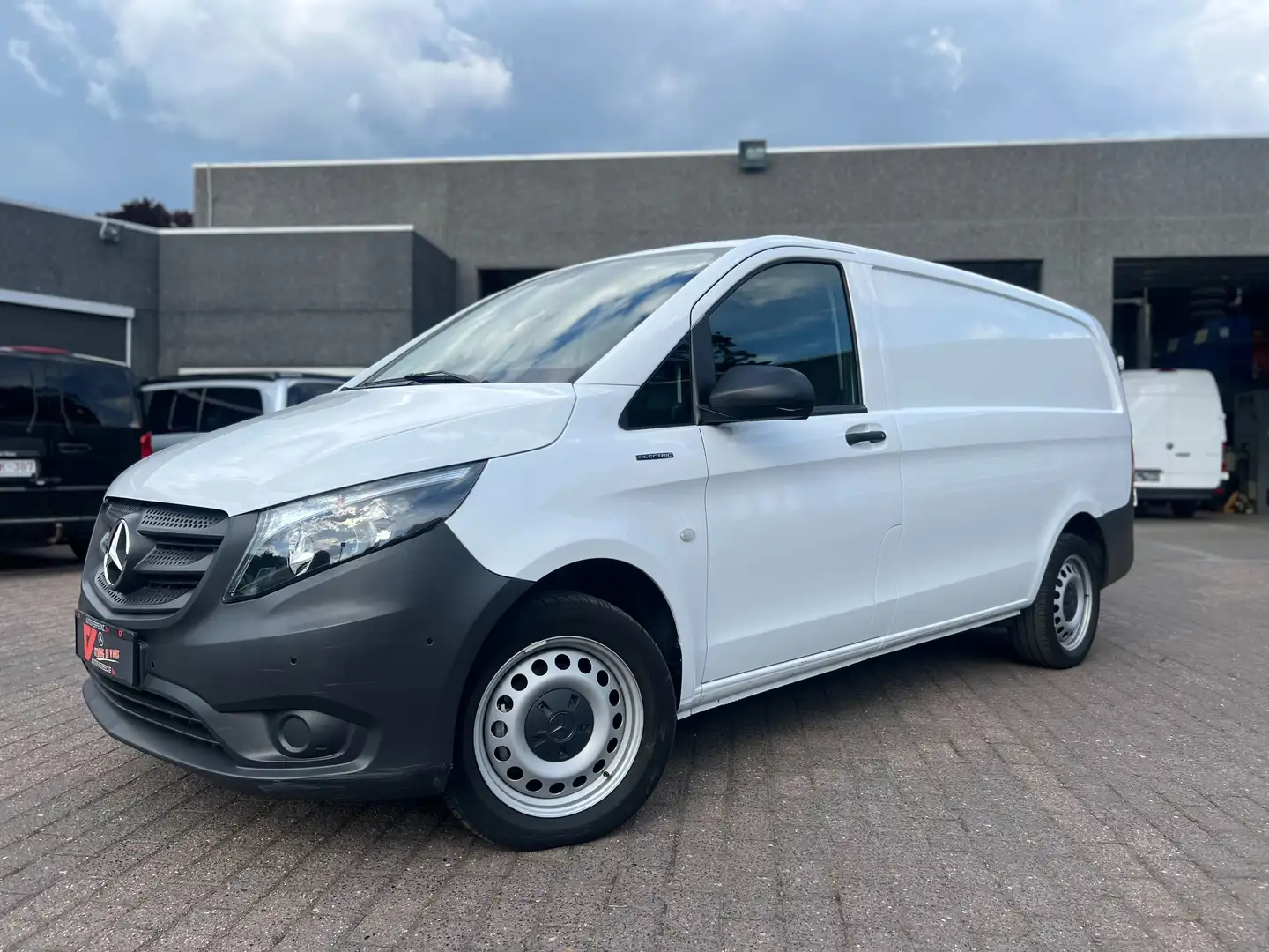 Mercedes-Benz Vito eVito 41kWh A2 (13.000€ex) PTS | Carplay | Came Wit - 2