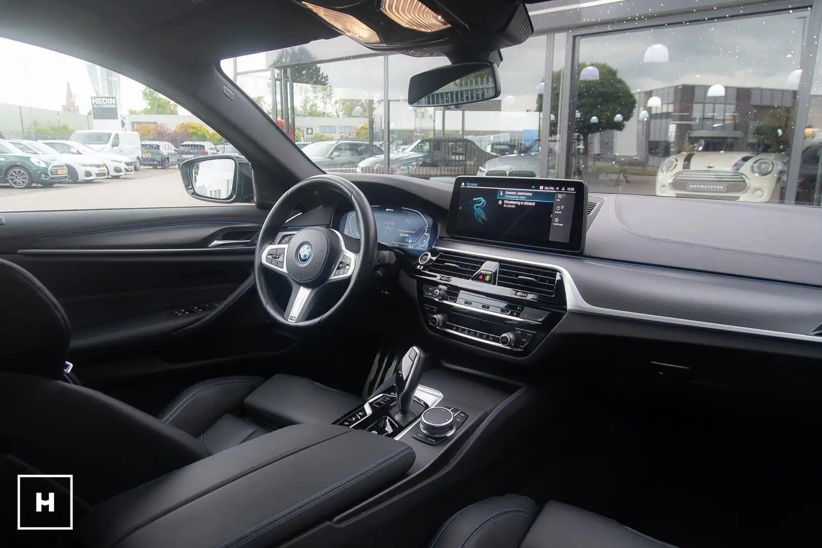 BMW 530 5-serie 530e xDrive M-Sport | M-Stoelen | H/K Noir - 2