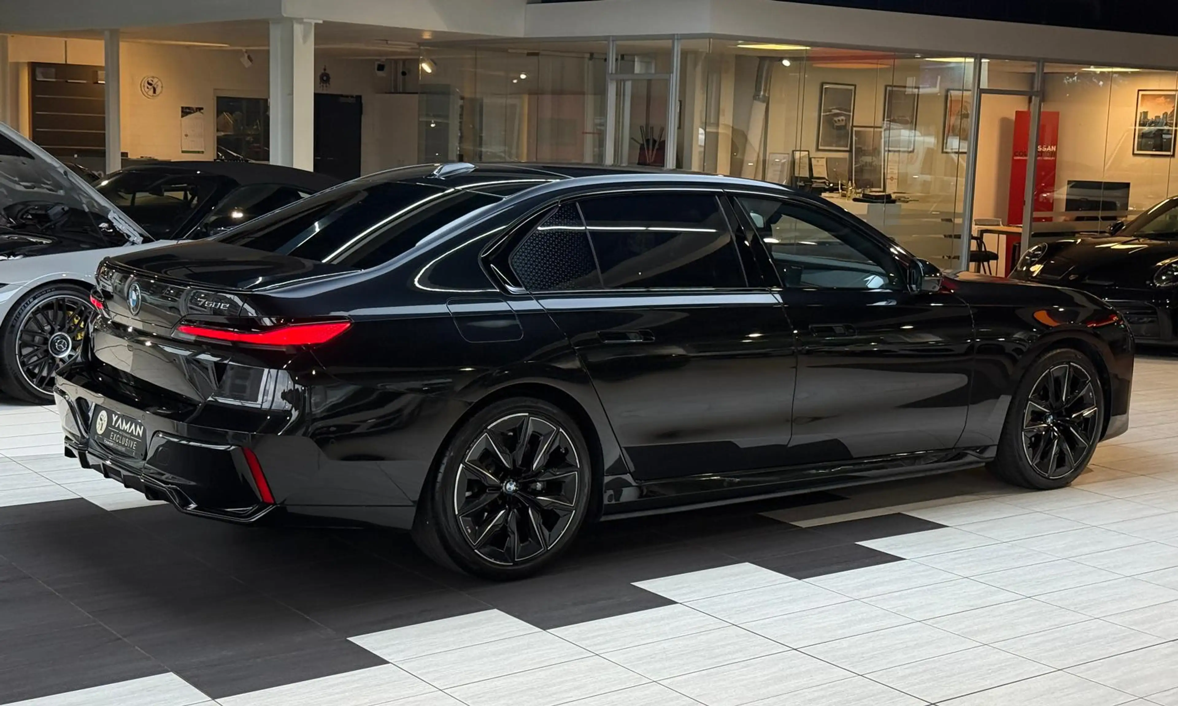 BMW 750 e xDr M Sport Pano-SKY*Aut-Türen*B&W* — photo 5
