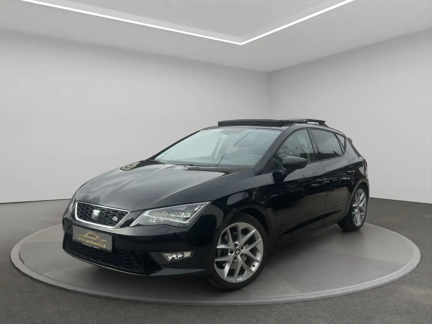 SEAT Leon FR*Pano*2 Hand*SHZ*Leder* Schwarz - 1