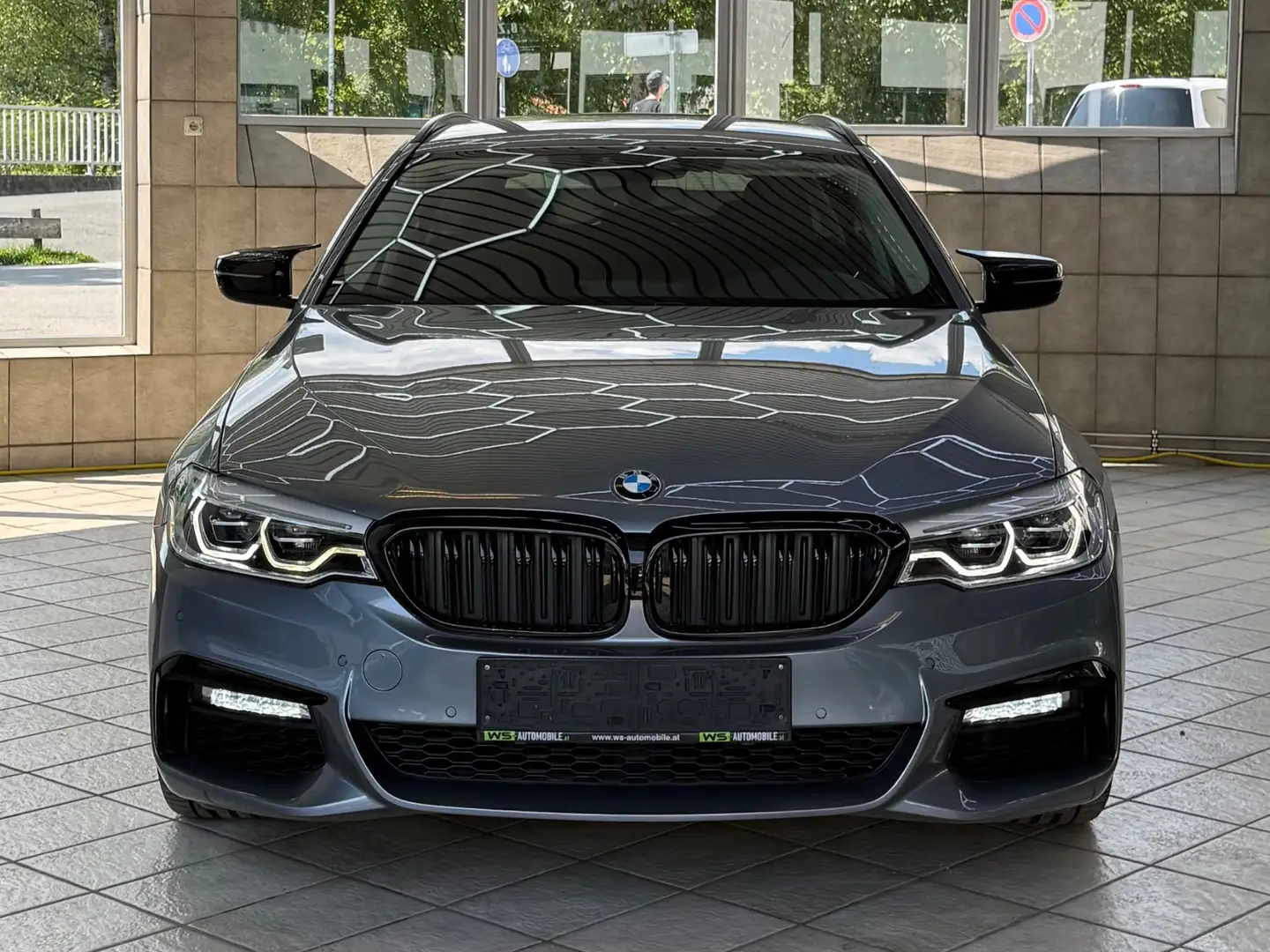BMW 540 d xDrive *Bowers&Wilkins*M-Sport Grau - 2