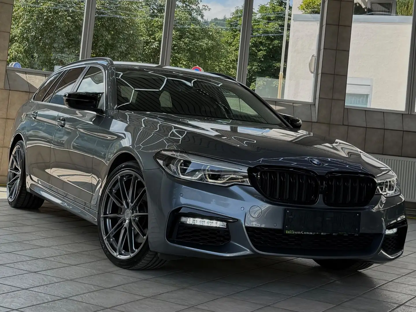 BMW 540 d xDrive *Bowers&Wilkins*M-Sport Grau - 1
