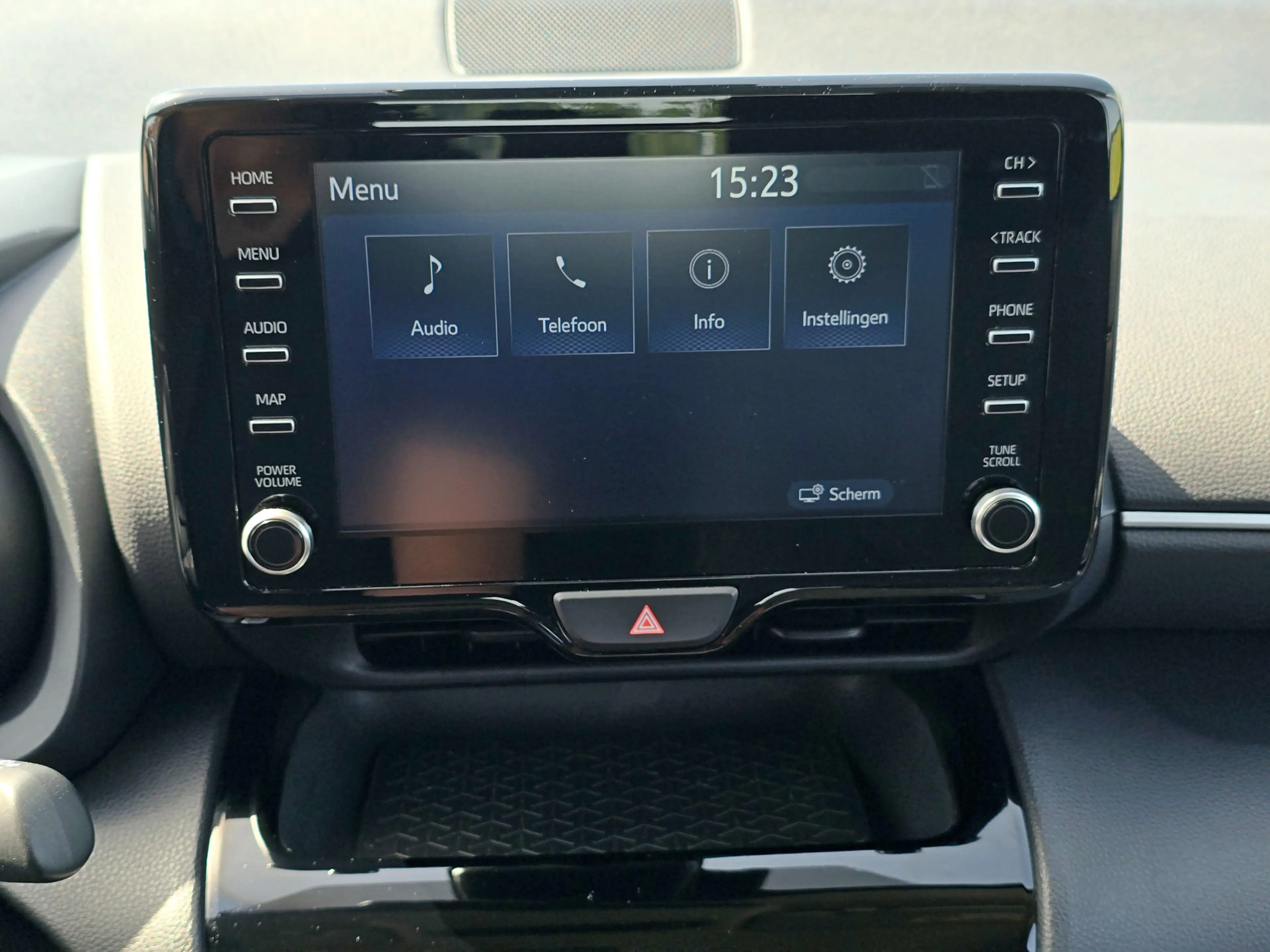 Toyota Yaris Cross 1.5 Hybrid Active - 115 Pk - ParkeerCamera - Apple — photo 35