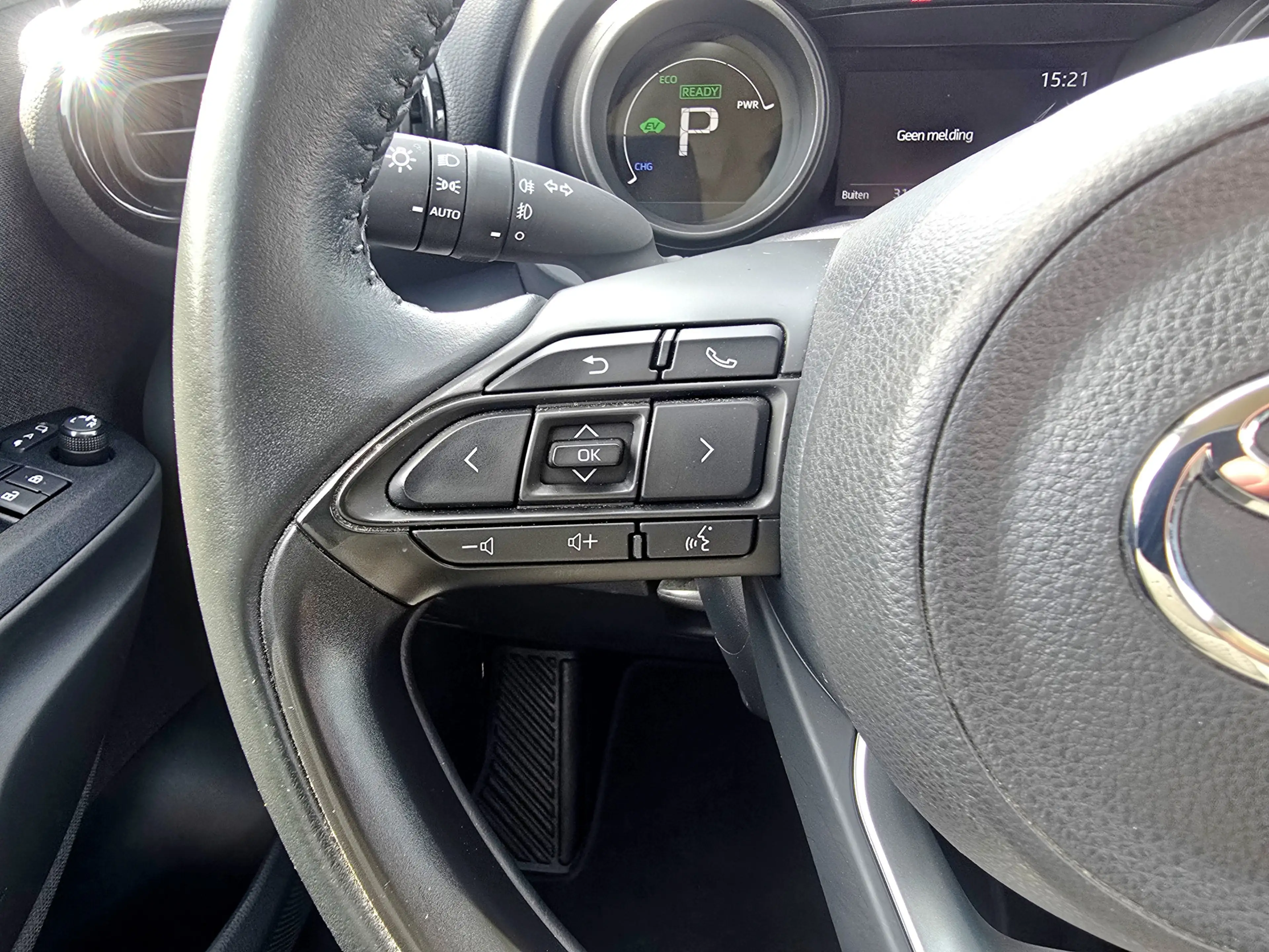 Toyota Yaris Cross 1.5 Hybrid Active - 115 Pk - ParkeerCamera - Apple — photo 23