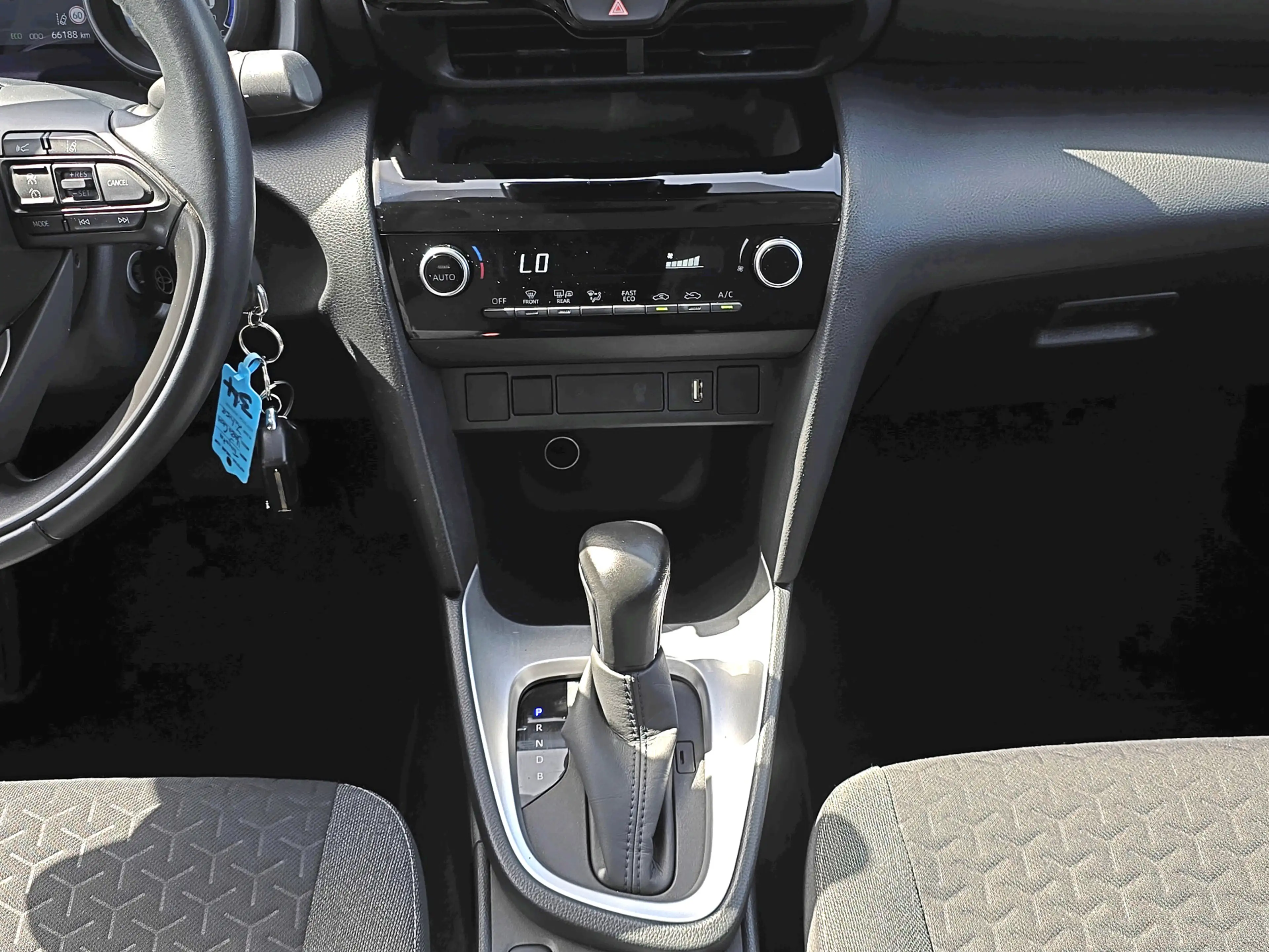 Toyota Yaris Cross 1.5 Hybrid Active - 115 Pk - ParkeerCamera - Apple — photo 15