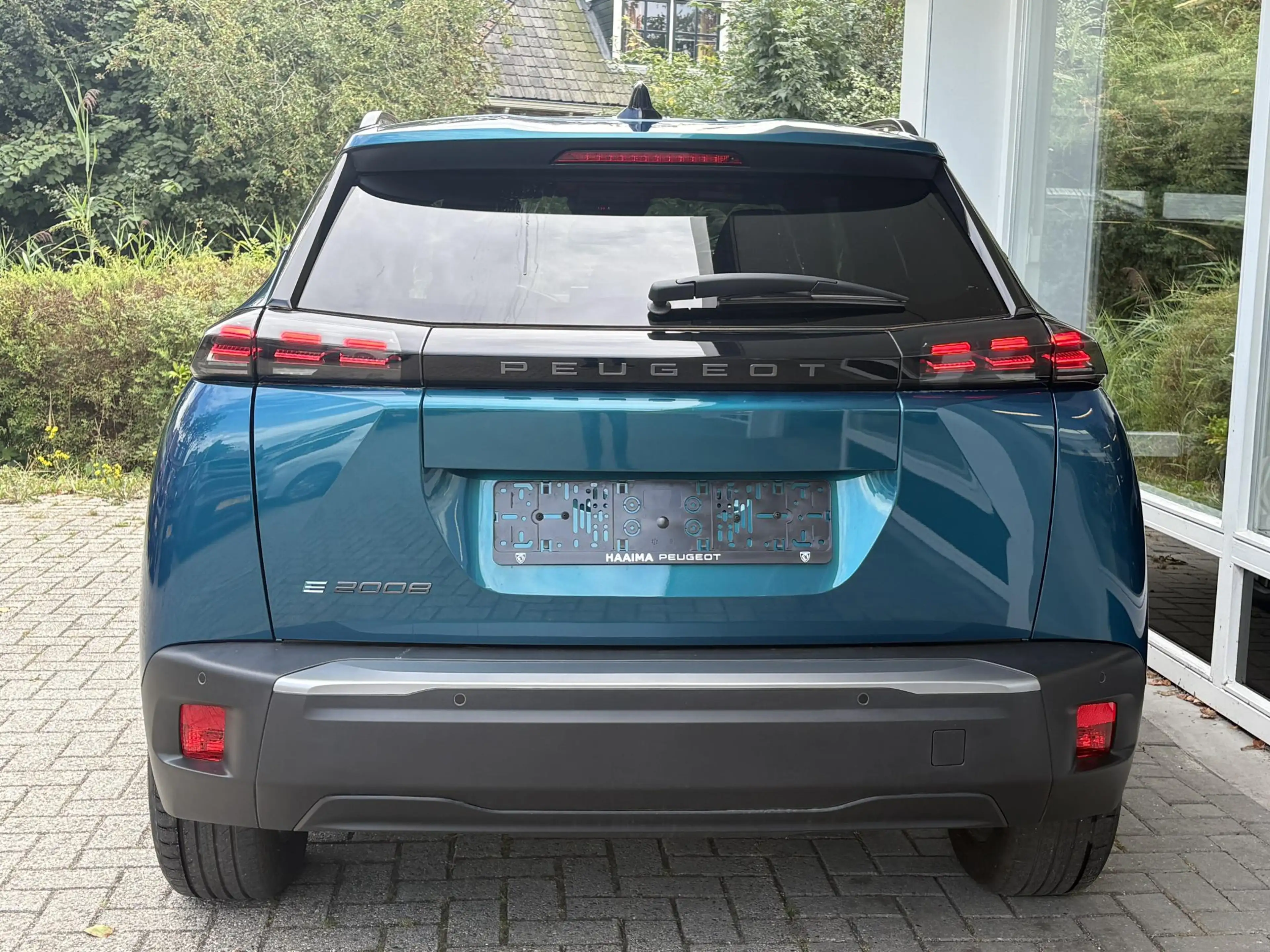 Peugeot e-2008 EV Allure 54 kWh | tot 406km WLTP range | Parkeers — photo 6