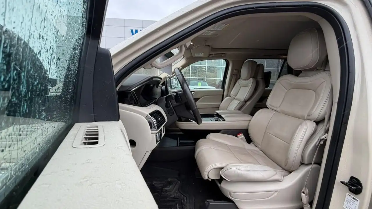 Lincoln Navigator photo Lincoln Navigator