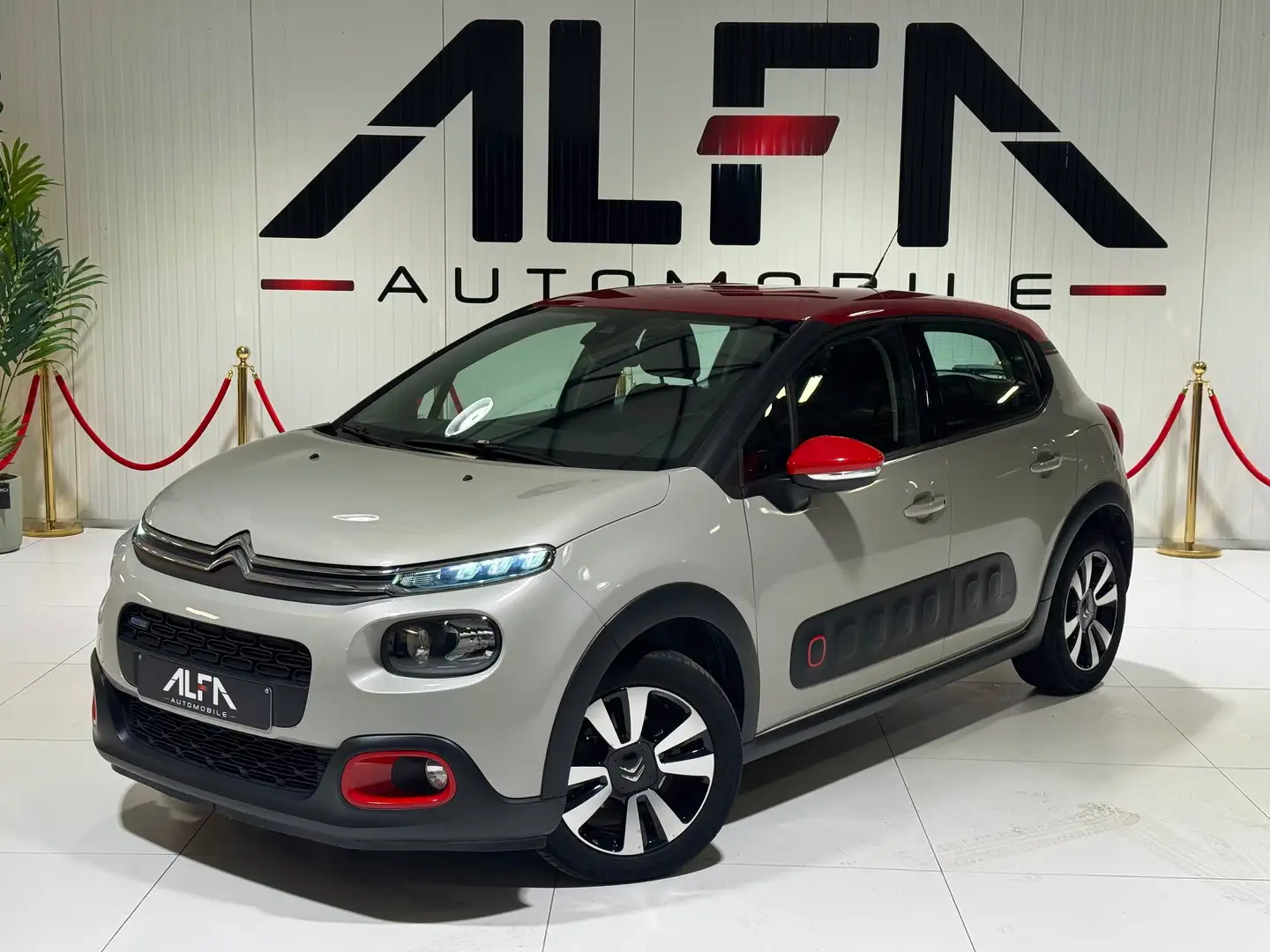 Citroen C3 1.2 iTech Shine S*Gps*Caméra*Carplay*Garantie Gris - 1