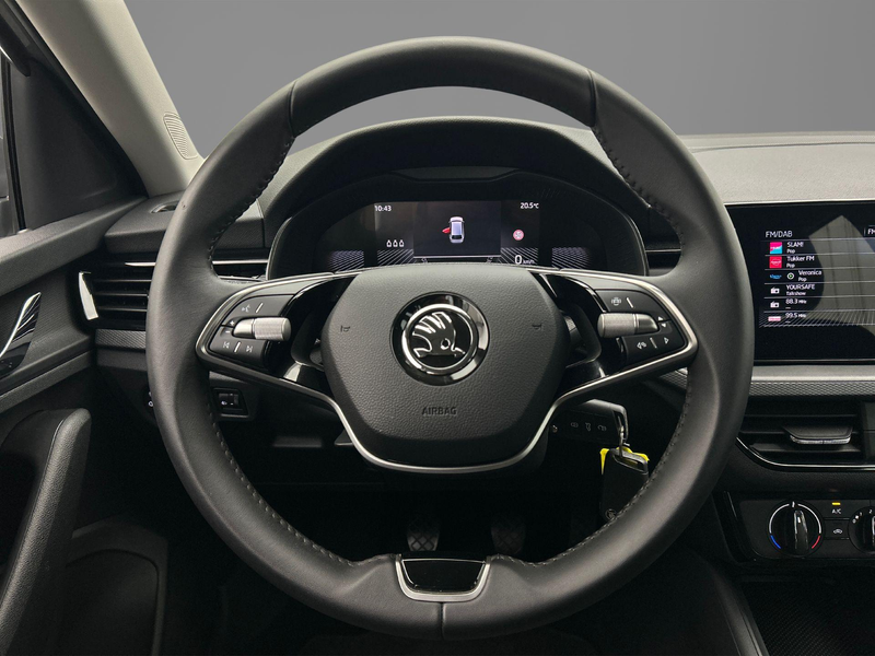 Skoda Scala Essence 1.0 TSI 95pk Cruise control, Airco, Parkee — photo 14