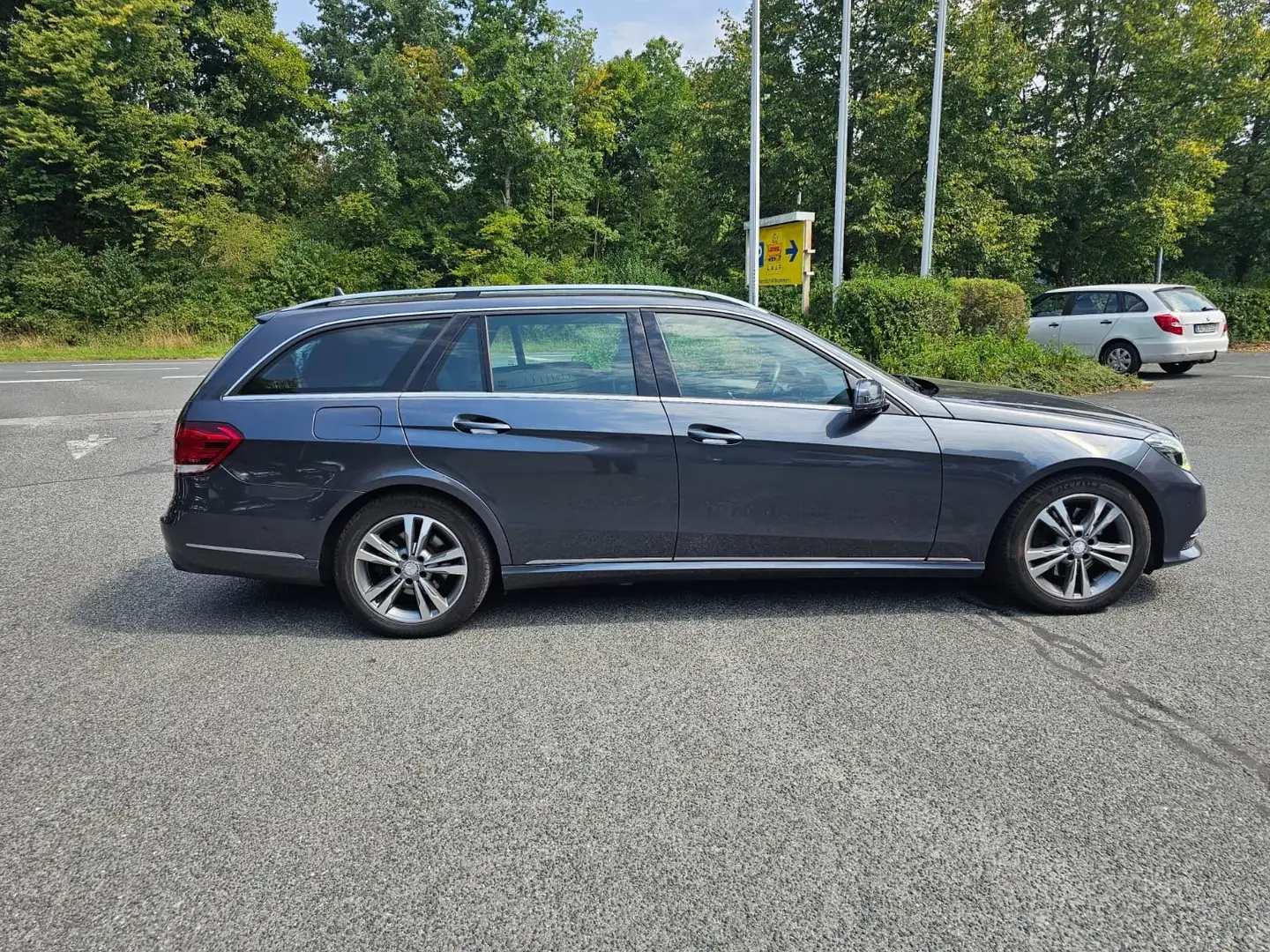 Mercedes-Benz E 350 T-Modell BlueTec 4Matic Grau - 2