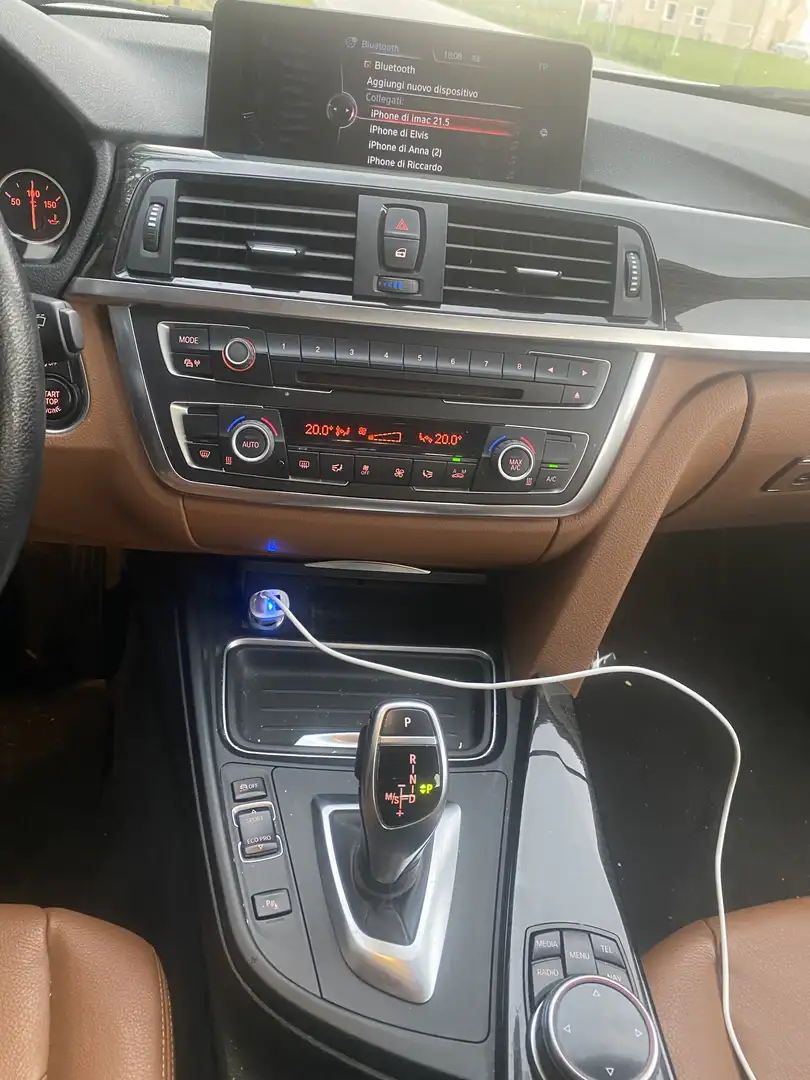 BMW 330 330dA Touring xdrive Luxury - 2