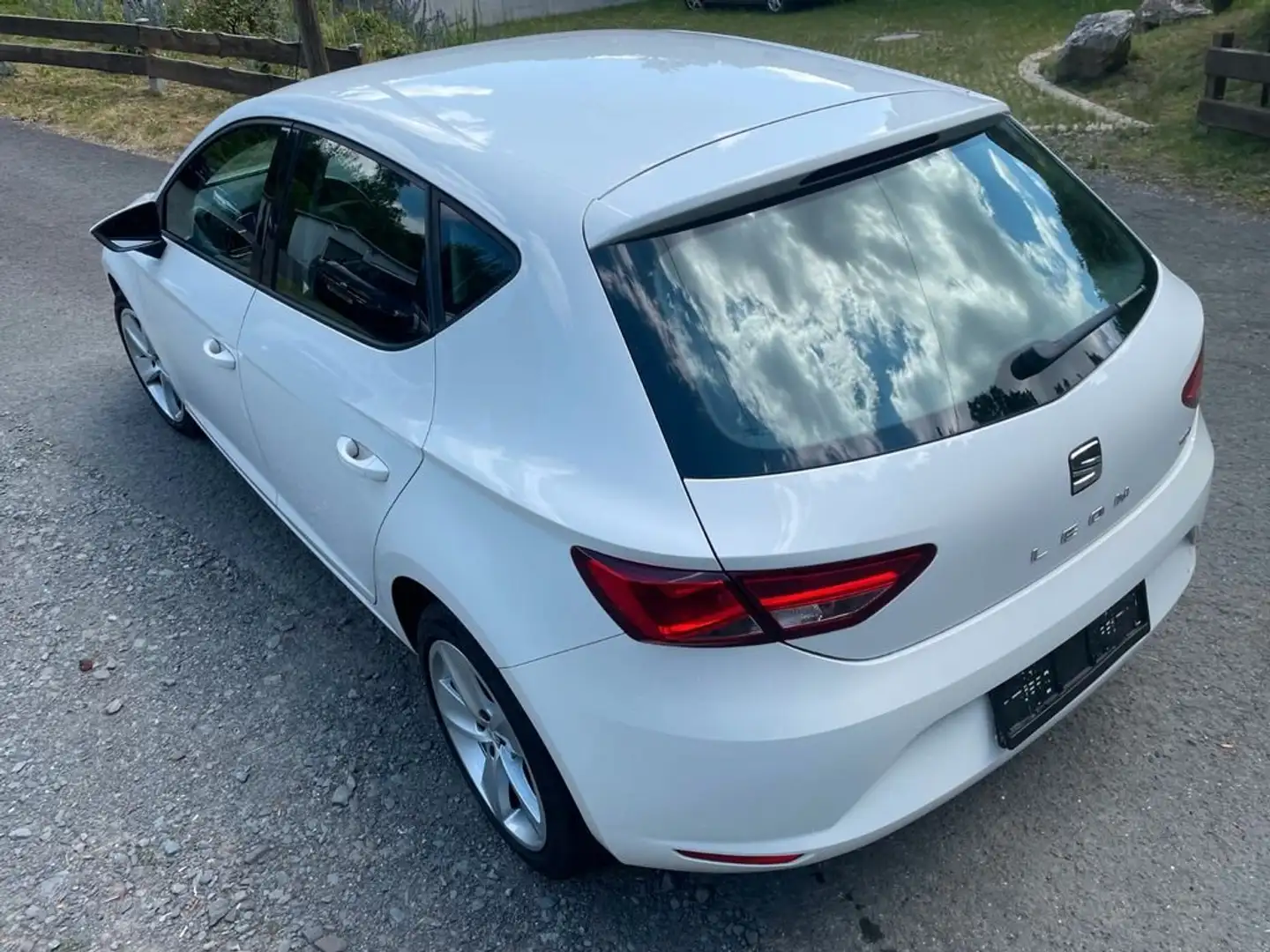 SEAT Leon Leon 2.0 TDI DPF Start Blanc - 1