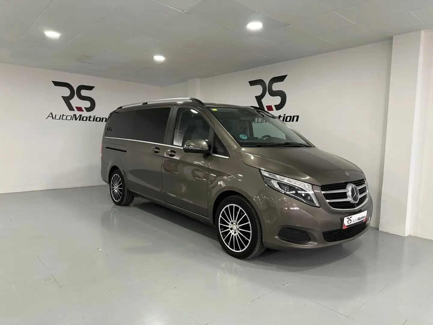 Mercedes-Benz V 250 d Avantgarde Largo Gris - 1