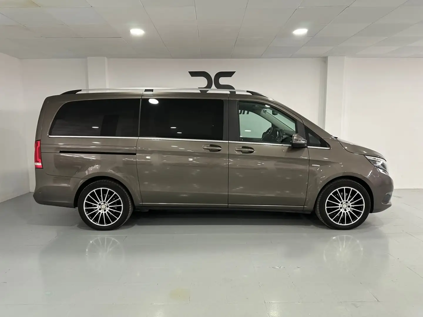 Mercedes-Benz V 250 d Avantgarde Largo Gris - 2