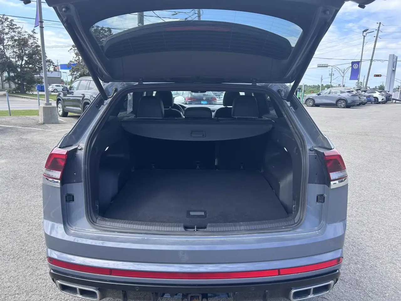 Volkswagen Atlas photo Volkswagen Atlas