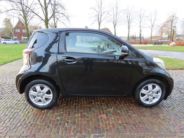 Toyota IQ view 6