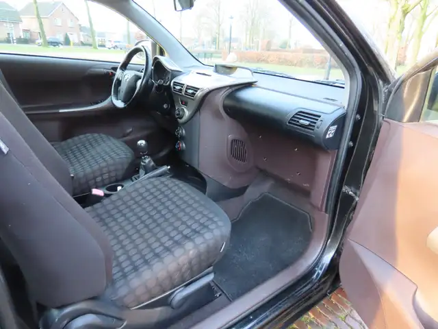 Toyota IQ view 8