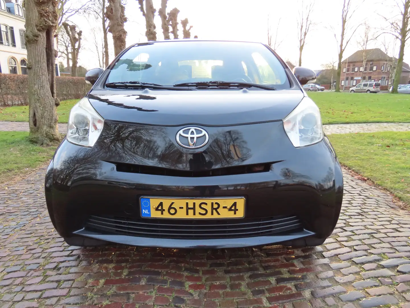 Toyota iQ 1.0 VVTi Comfort Airco Xenon Stuurbekrachtiging Lm Zwart - 2