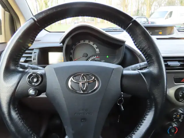 Toyota IQ view 11