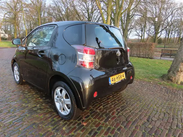 Toyota IQ view 4