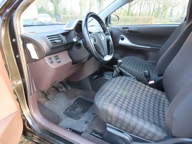 Toyota IQ view 7
