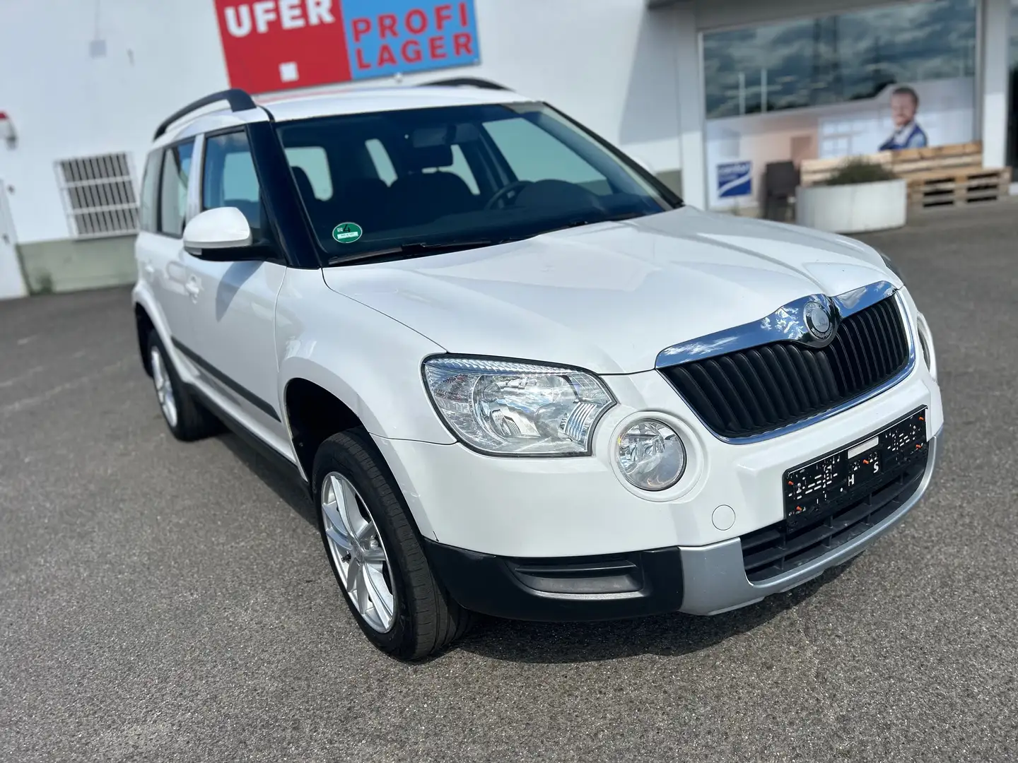 Skoda Yeti Basis Weiß - 2