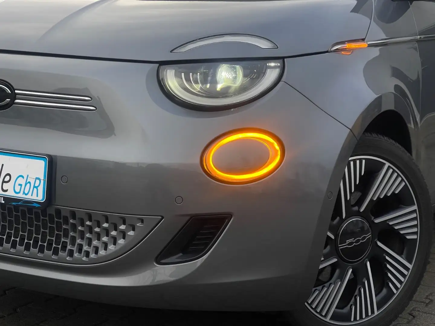 Fiat 500e 3+1 La Prima CarPlay Navi Totwinkel LED DAB Grau - 2