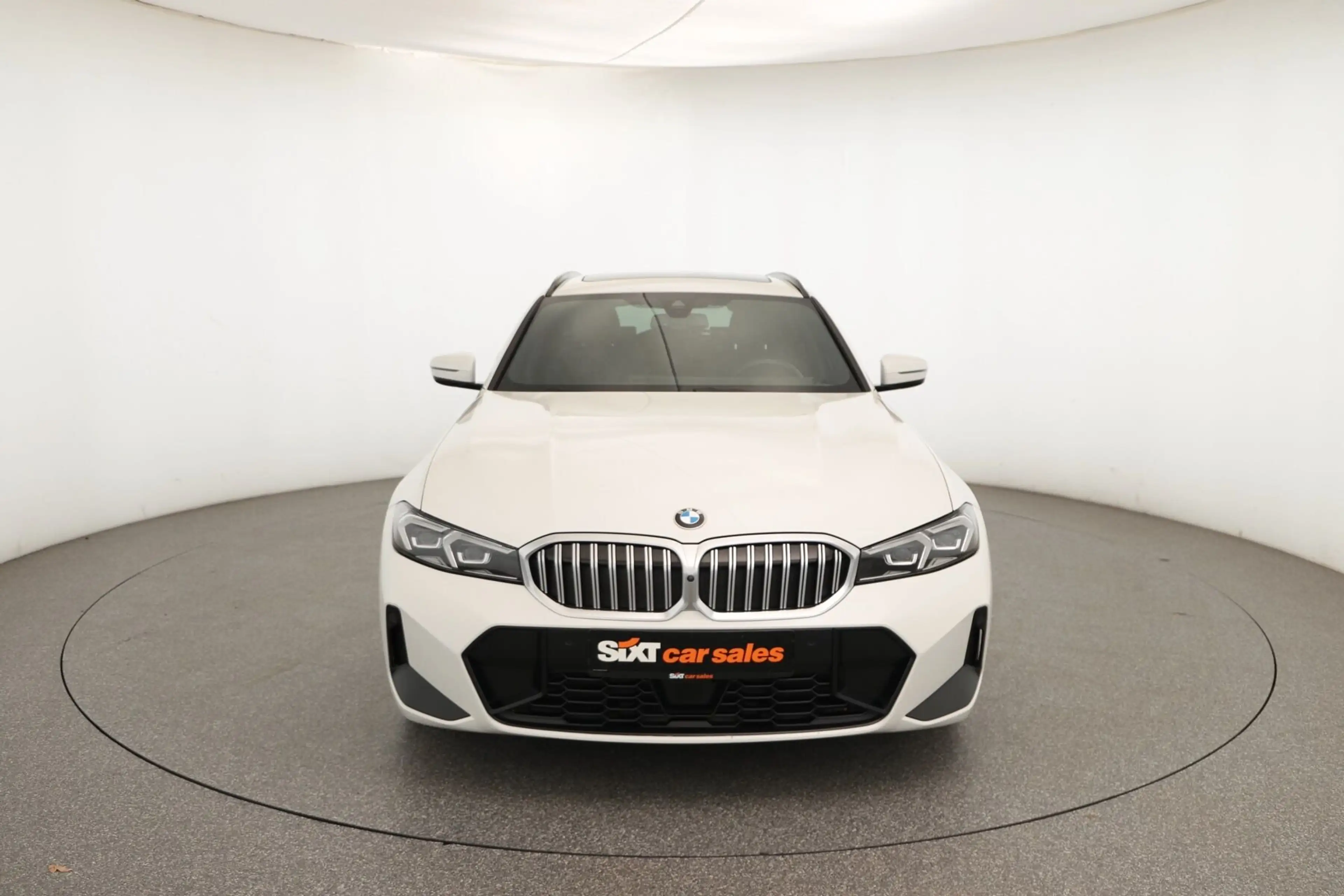 BMW 330 i xDrive M Sport 360°*ACC*AHK*Pano*HUD*NAV*LM — photo 2