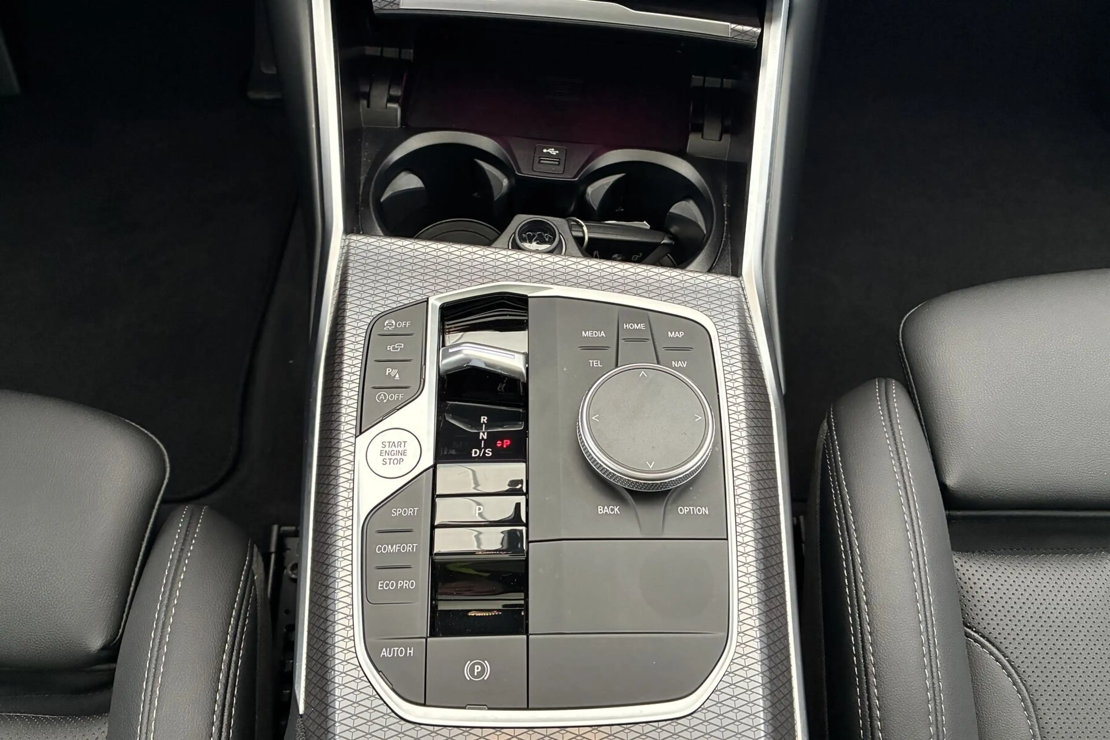 BMW 330 i xDrive M Sport 360°*ACC*AHK*Pano*HUD*NAV*LM — photo 14