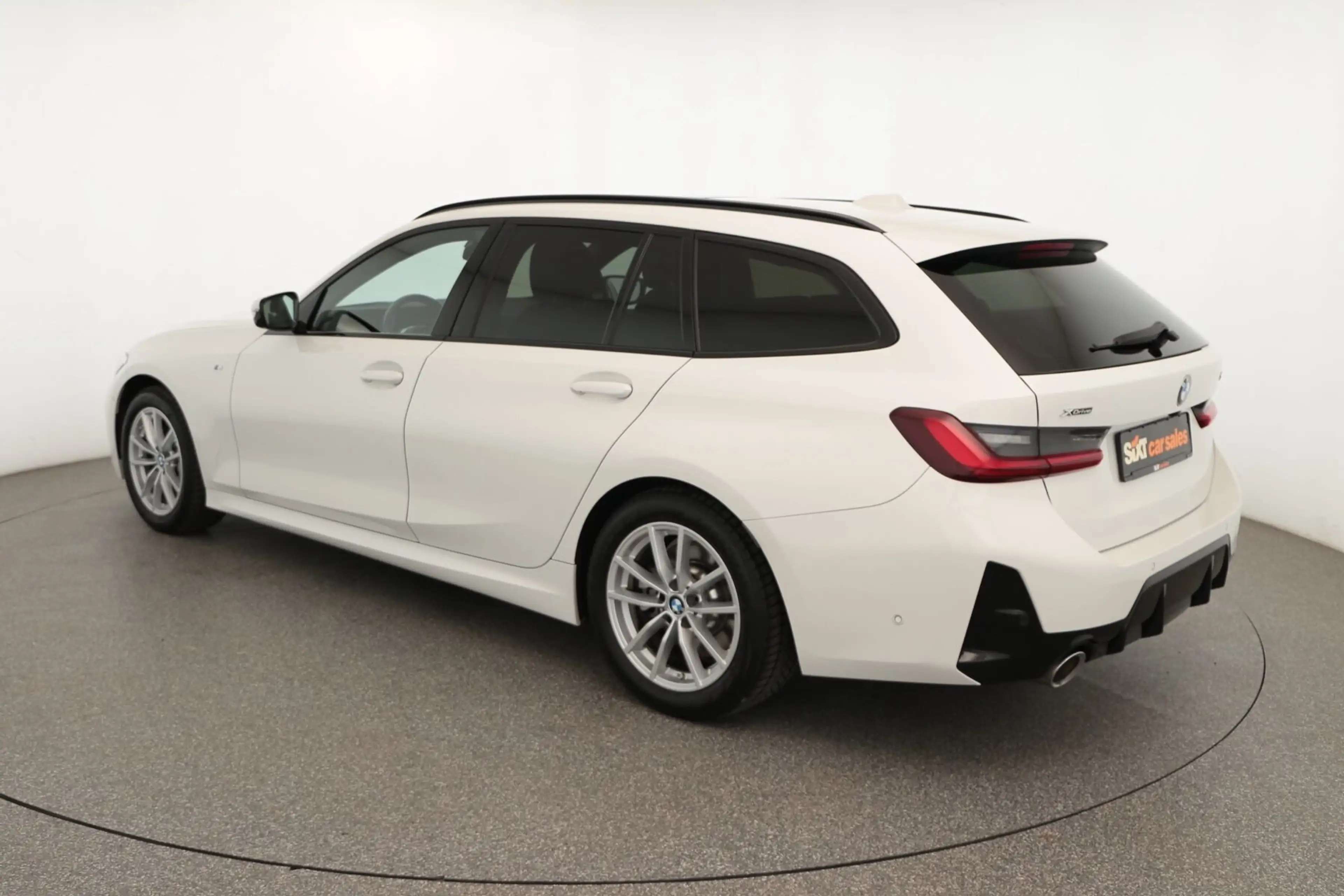 BMW 330 i xDrive M Sport 360°*ACC*AHK*Pano*HUD*NAV*LM — photo 4