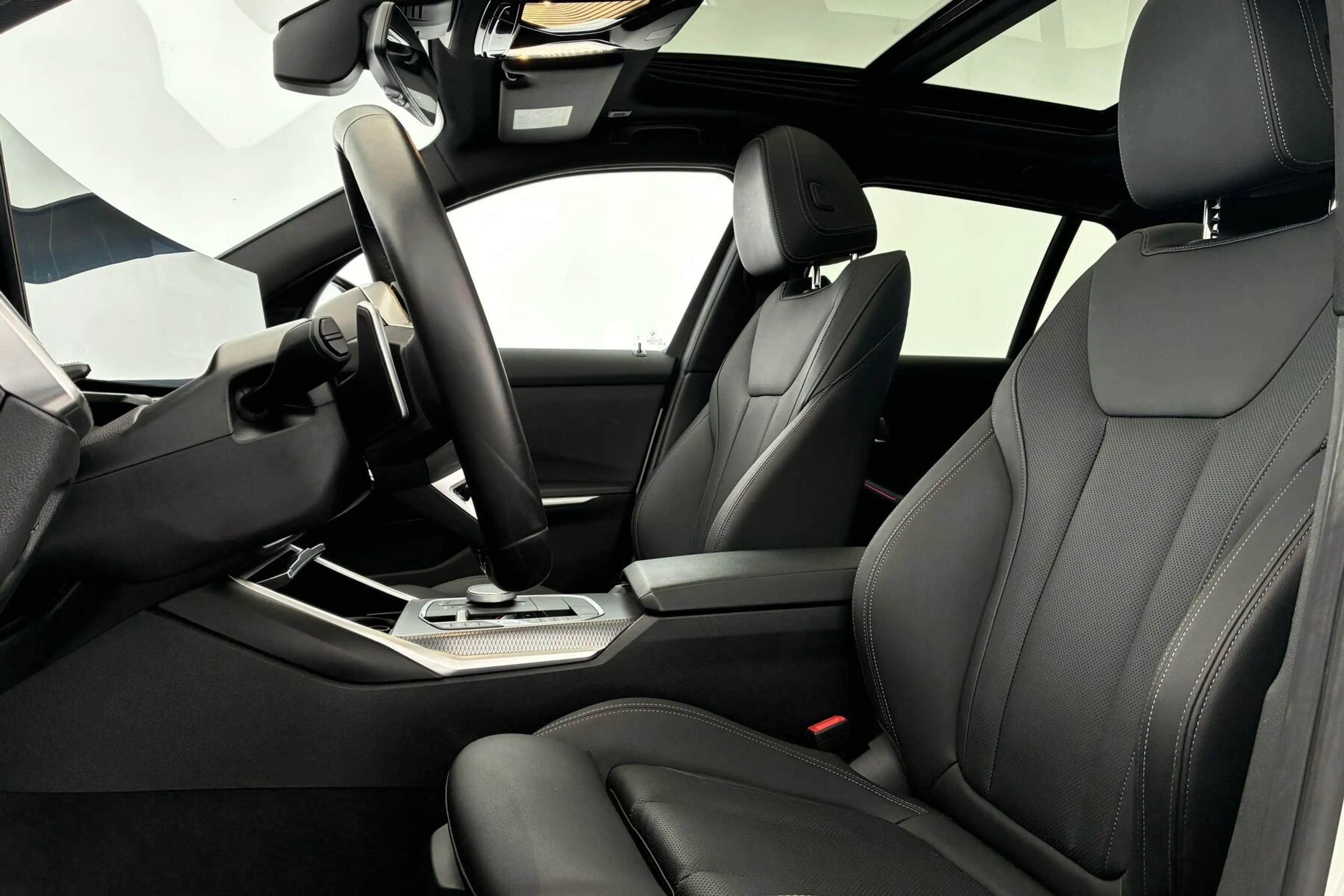 BMW 330 i xDrive M Sport 360°*ACC*AHK*Pano*HUD*NAV*LM — photo 9