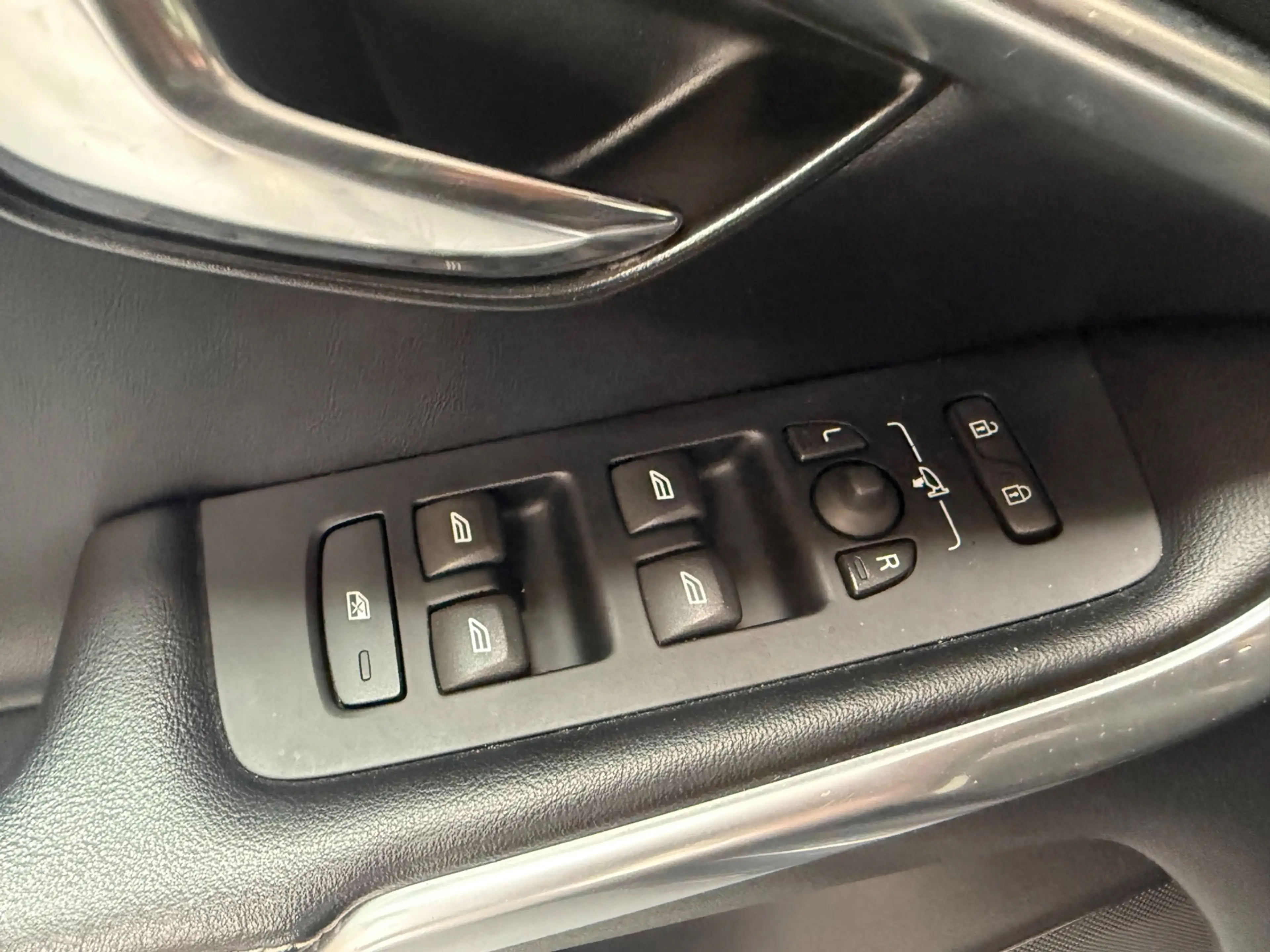 Volvo V40 1.5 T2 Inscription — photo 9