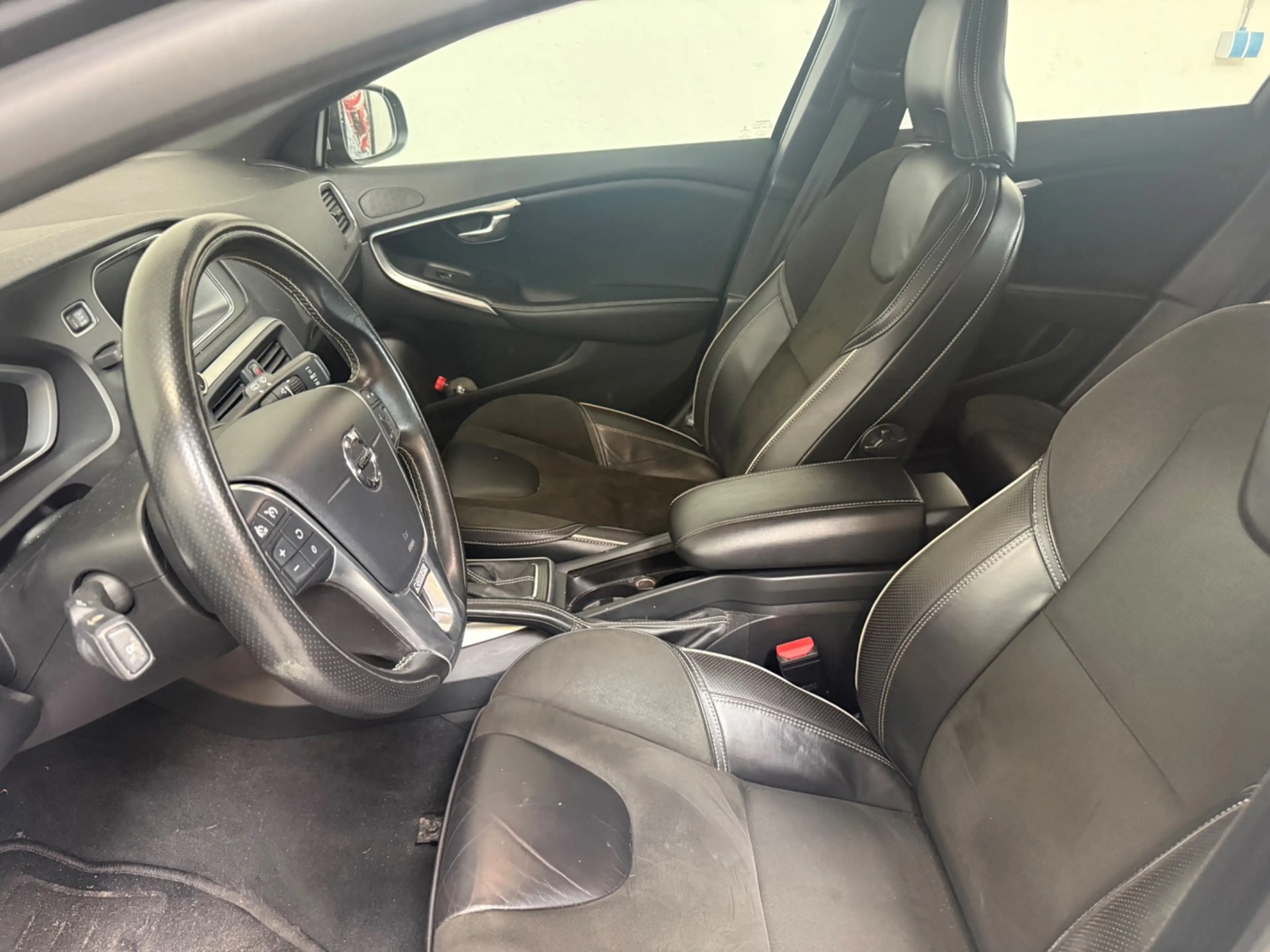 Volvo V40 1.5 T2 Inscription — photo 8
