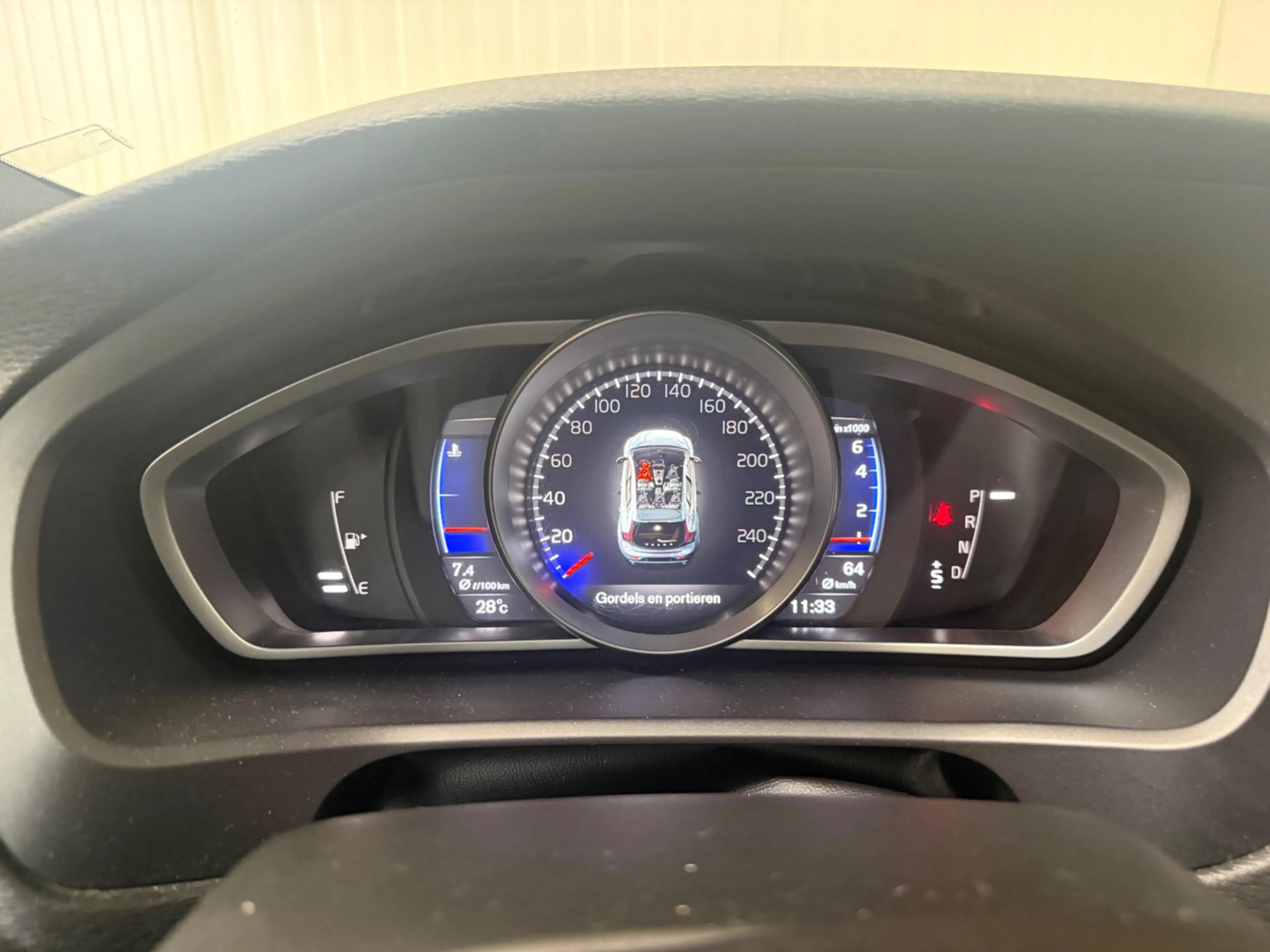 Volvo V40 1.5 T2 Inscription — photo 14