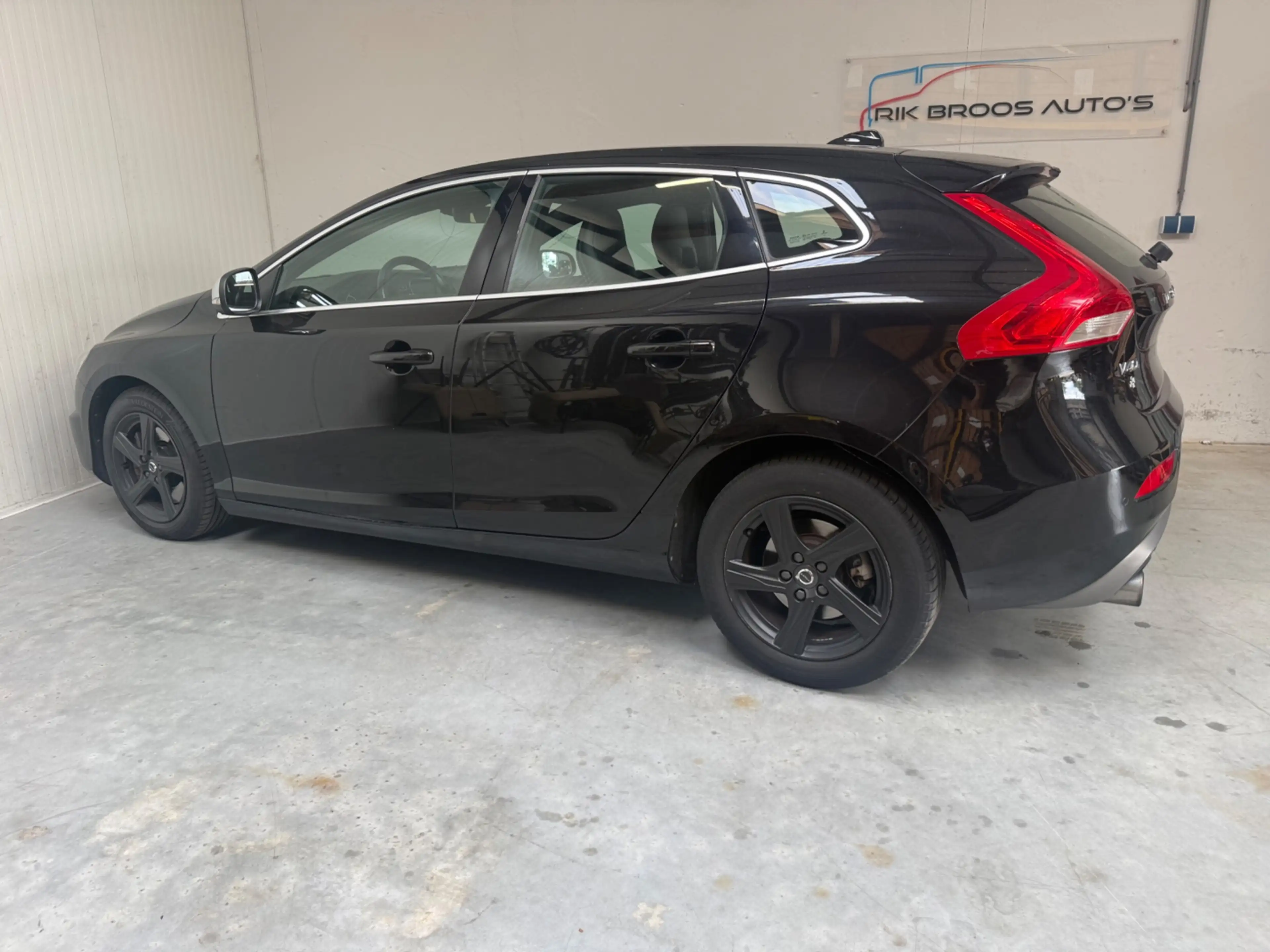 Volvo V40 1.5 T2 Inscription — photo 4