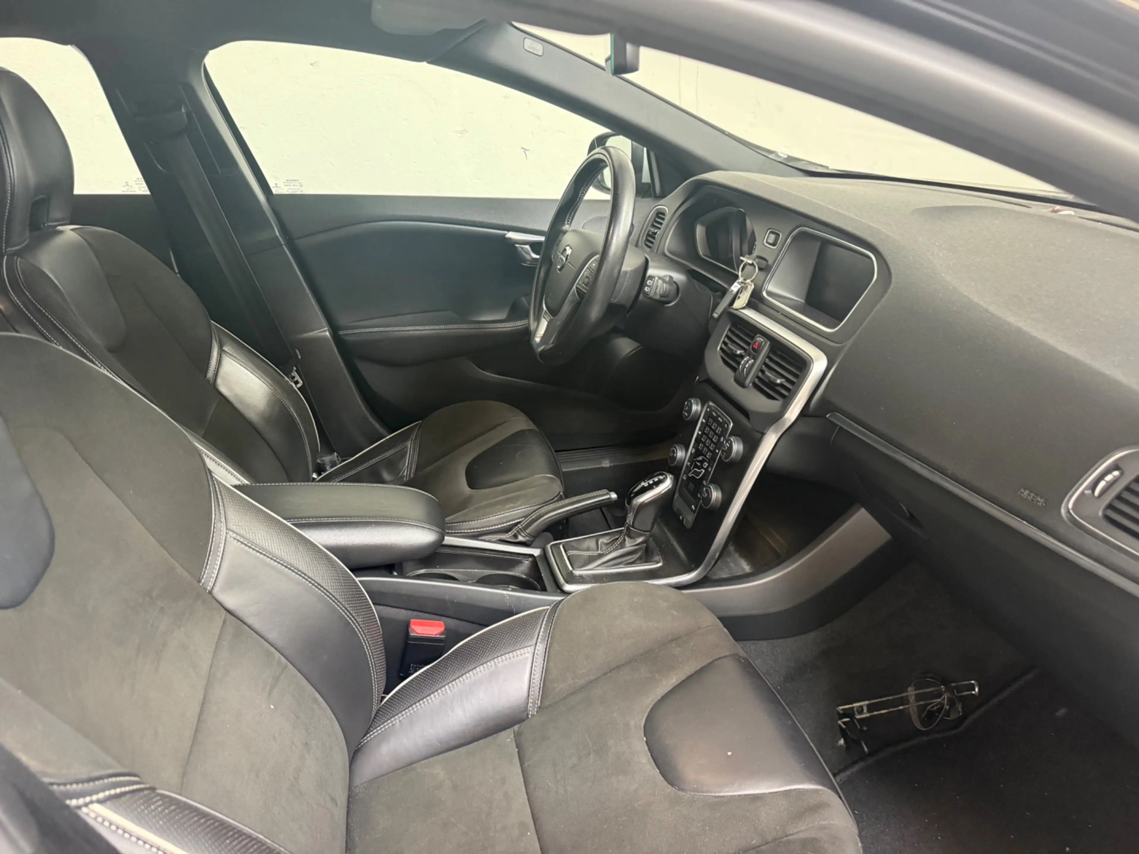 Volvo V40 1.5 T2 Inscription — photo 5